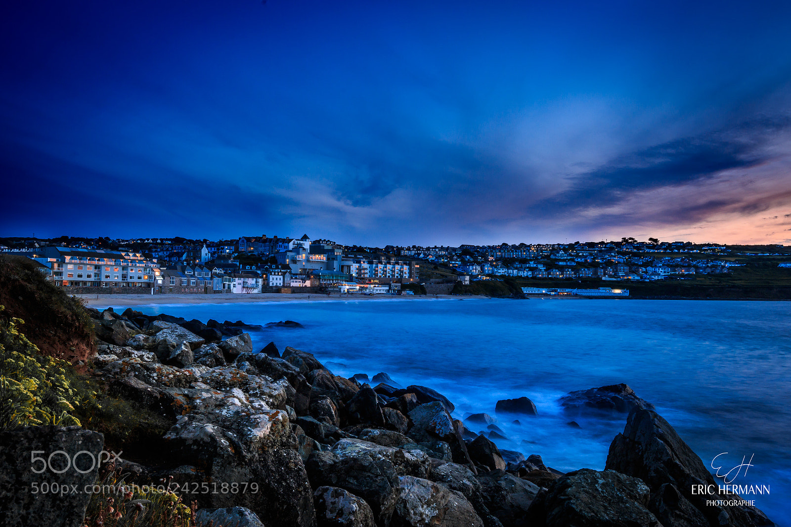 Canon EOS 7D Mark II sample photo. Blue hour on saint photography