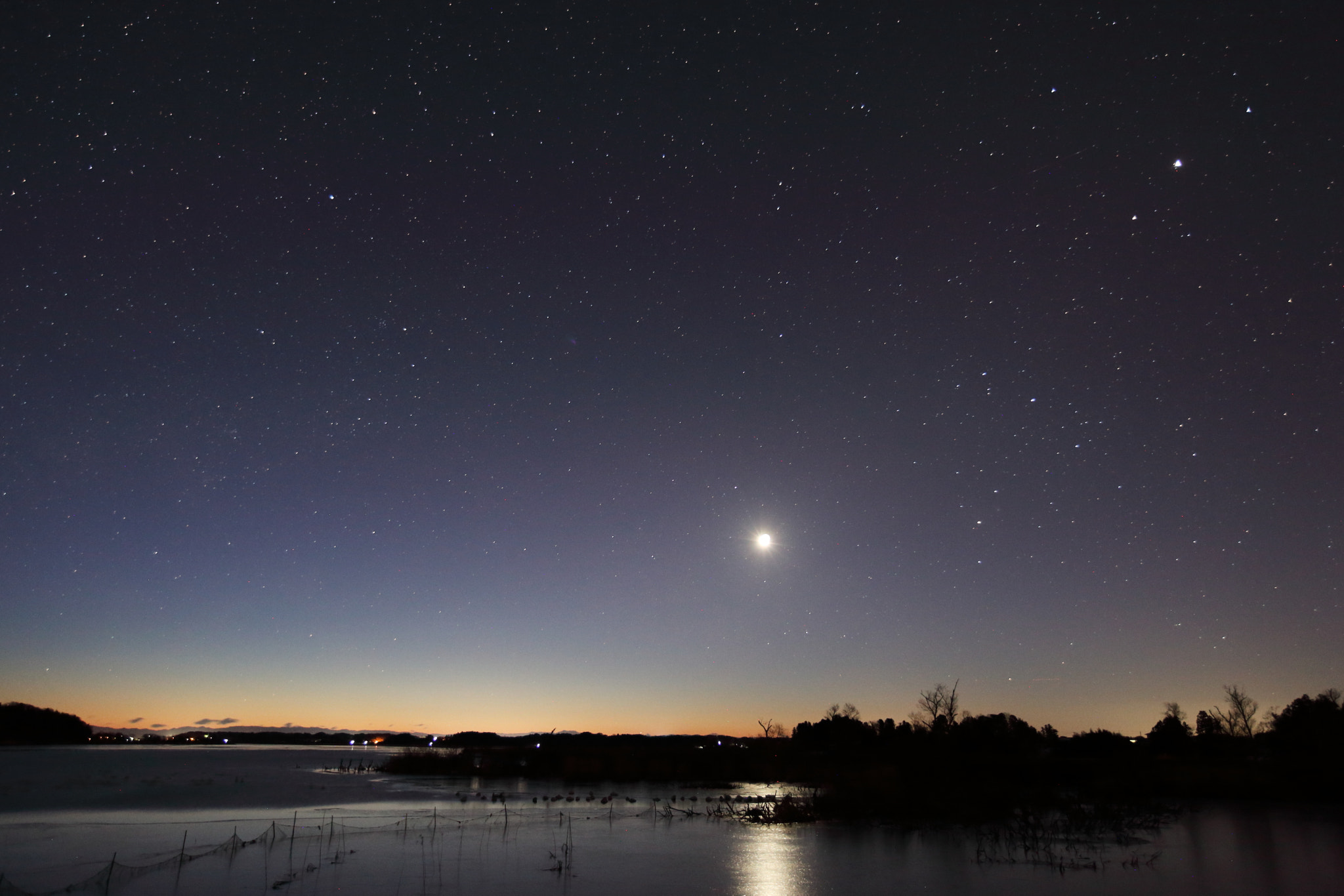 Canon EOS 5D Mark II + Canon EF 16-35mm F2.8L II USM sample photo. In the light of the moon photography