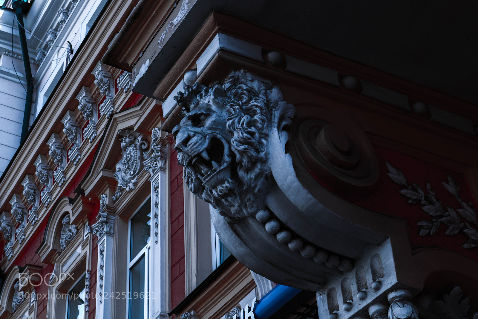 Canon EOS M10 sample photo. Arch of old town photography