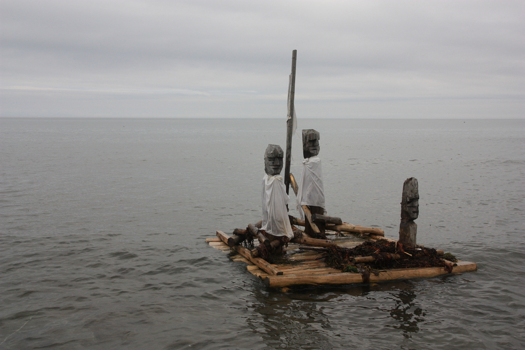 Tamron SP AF 17-50mm F2.8 XR Di II LD Aspherical (IF) sample photo. Stone men's boat photography