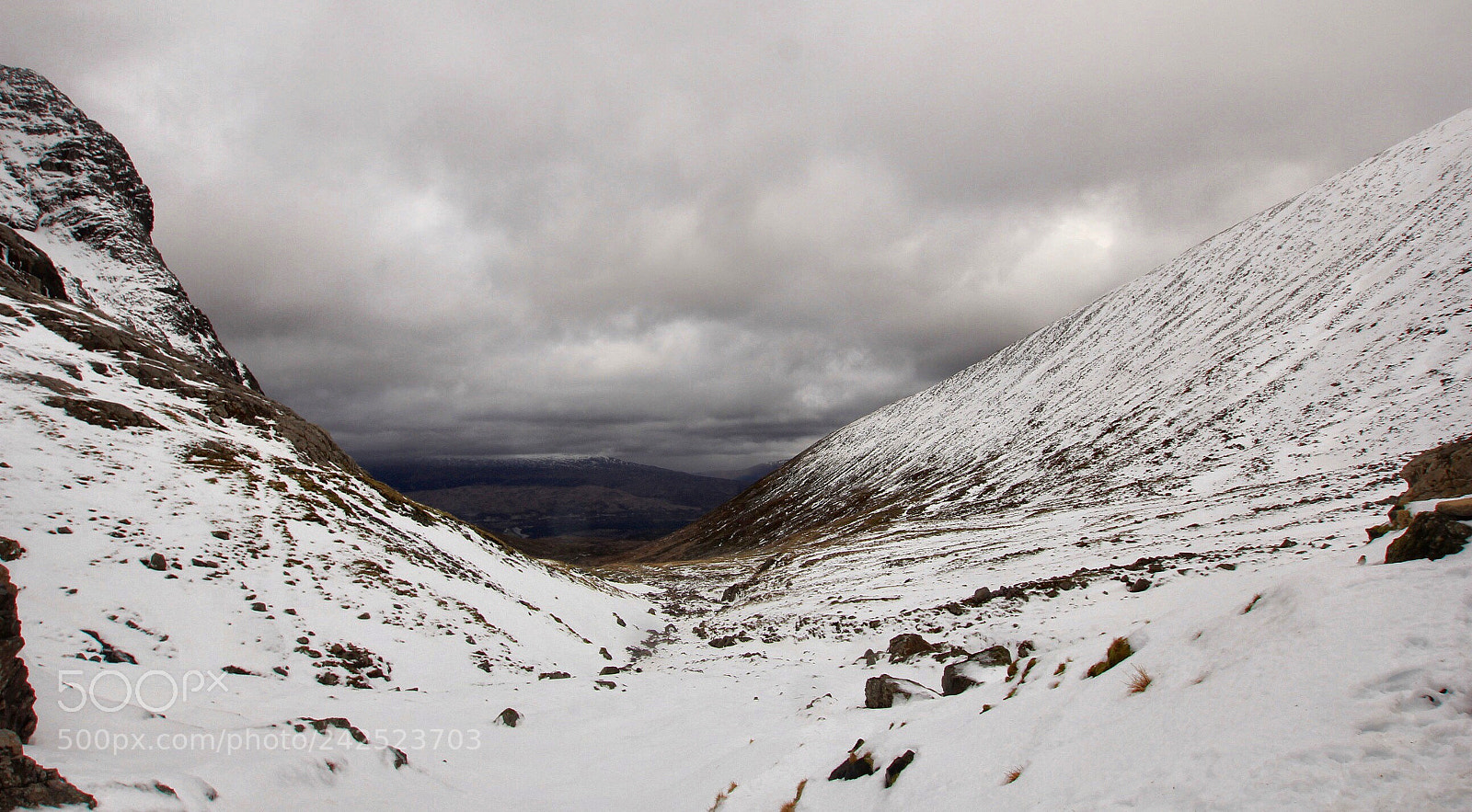 Canon EOS 60D sample photo. Looking down coire leis photography