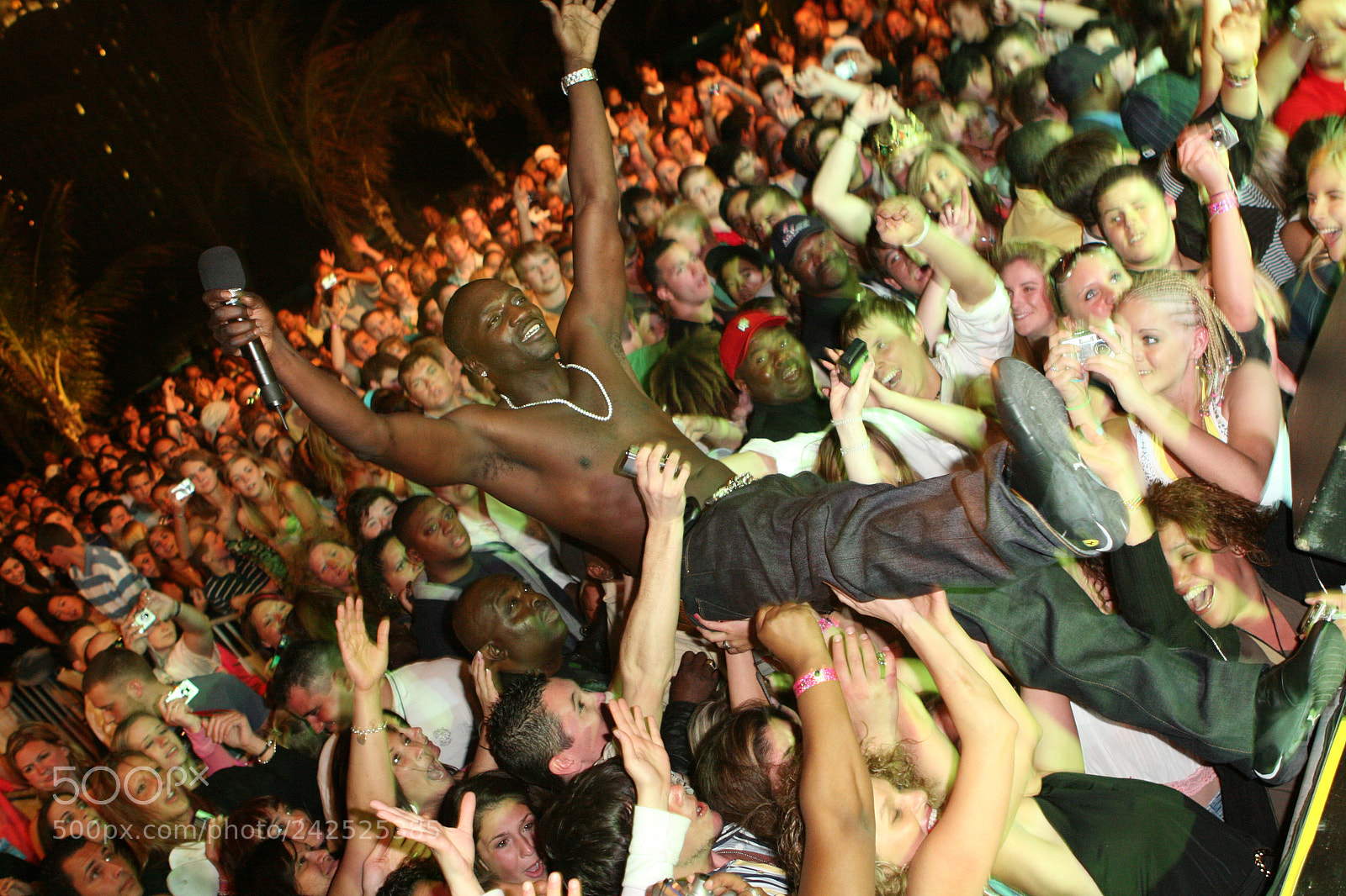 Canon EOS 30D sample photo. Akon falls back into photography