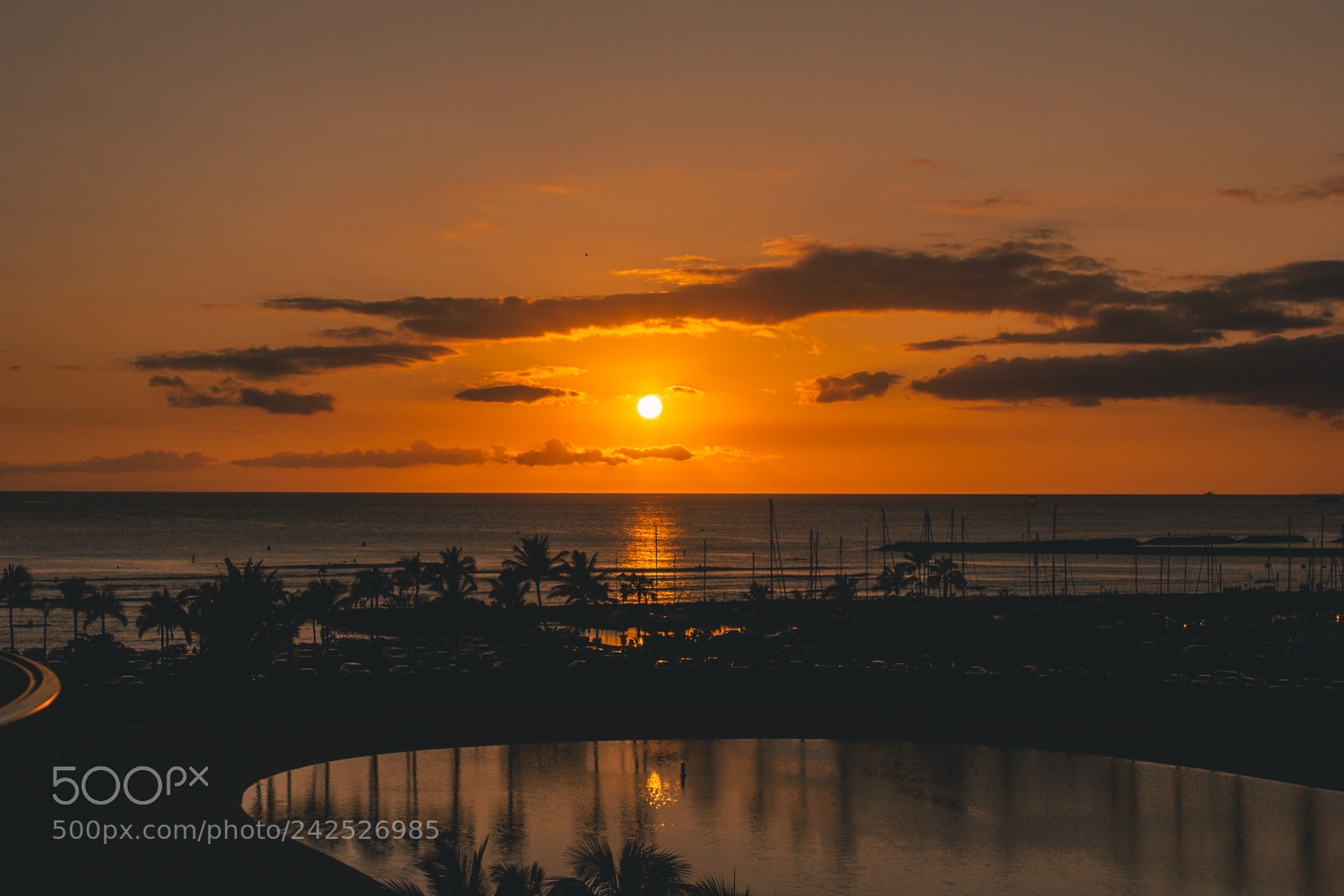 Canon EOS 550D (EOS Rebel T2i / EOS Kiss X4) sample photo. Waikiki beach sunset, honolulu photography