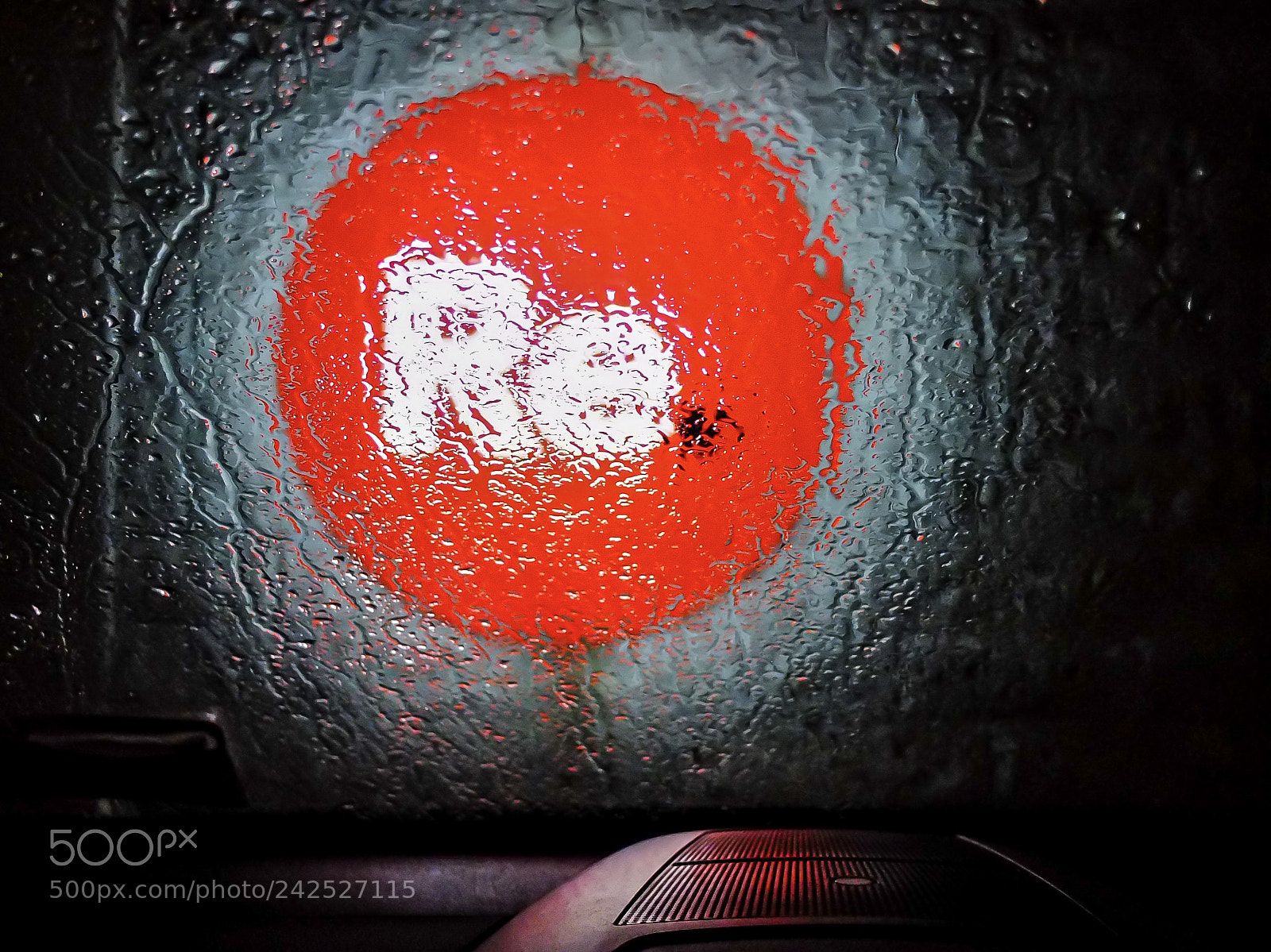 Fujifilm X10 sample photo. Hard rain photography