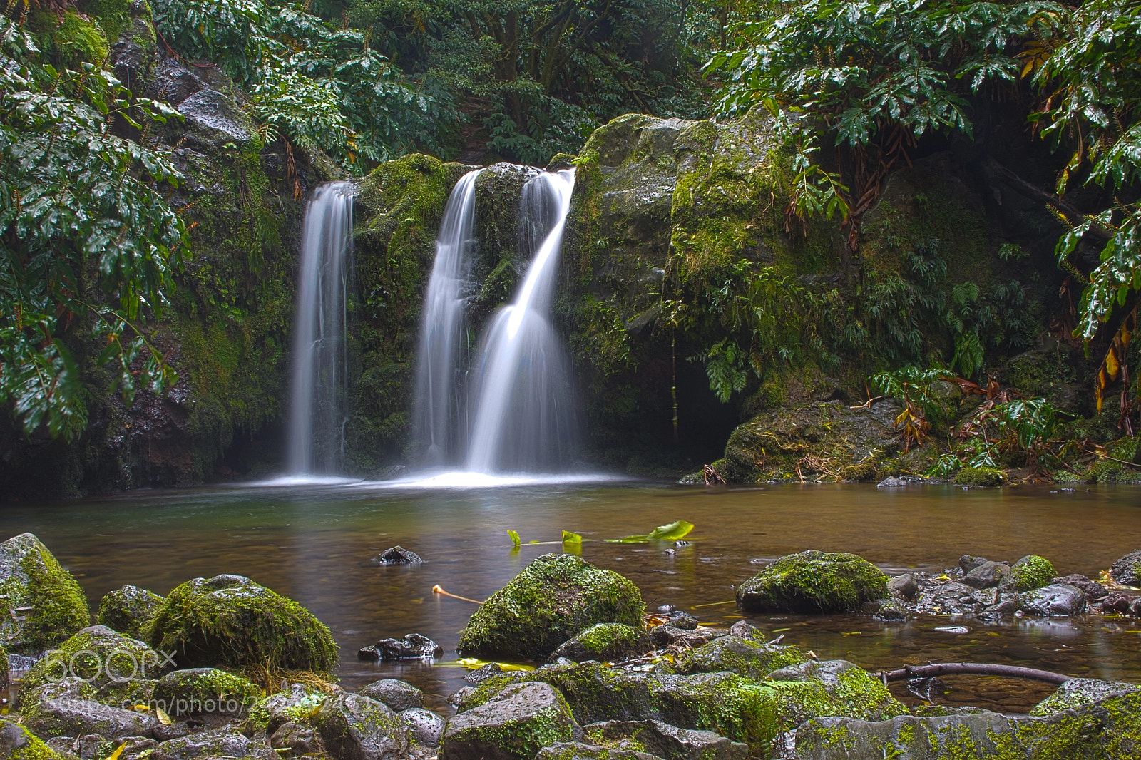 Canon EOS 100D (EOS Rebel SL1 / EOS Kiss X7) sample photo. Azores waterfall photography
