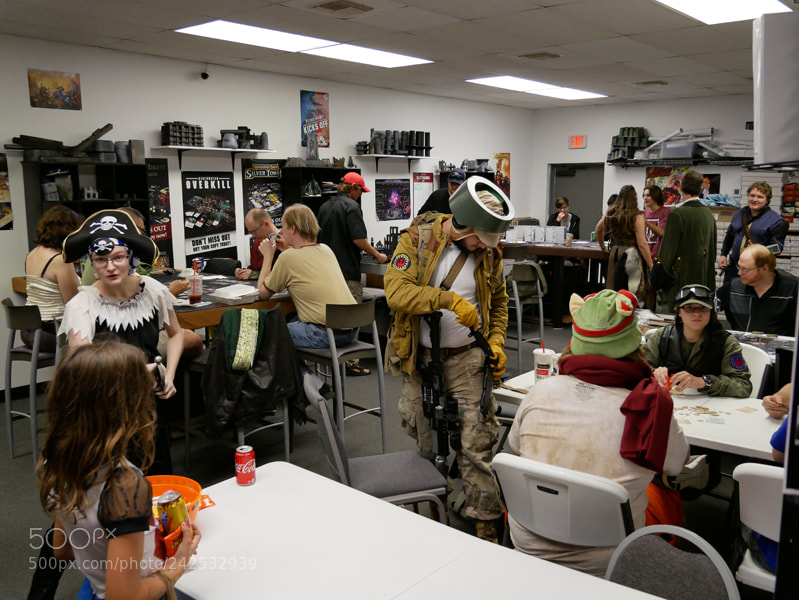 Panasonic Lumix DMC-G85 (Lumix DMC-G80) sample photo. Serenity halloween party () photography