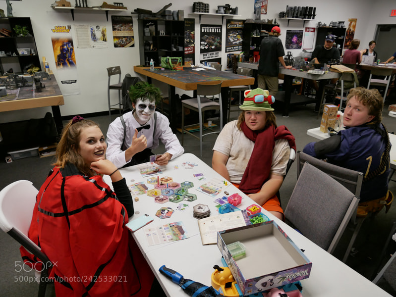 Panasonic Lumix DMC-G85 (Lumix DMC-G80) sample photo. Serenity halloween party () photography