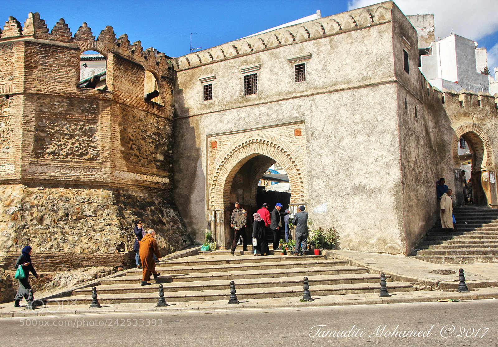 Canon EOS 60D sample photo. An antique gate photography