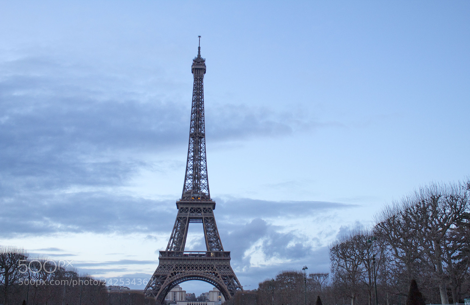 Canon EOS 1300D (EOS Rebel T6 / EOS Kiss X80) sample photo. Eiffel photography