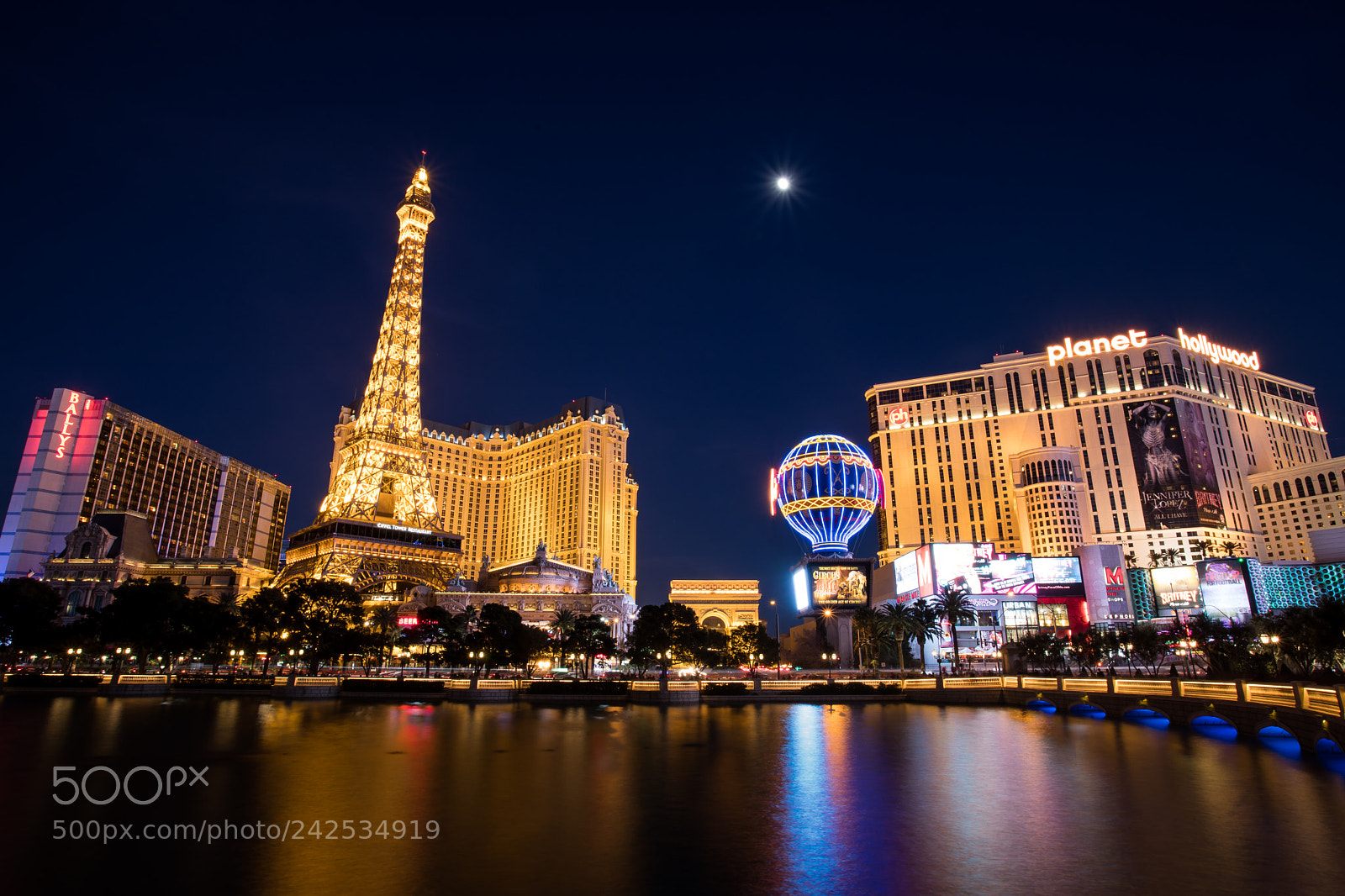Canon EOS 6D Mark II sample photo. Paris in vegas photography