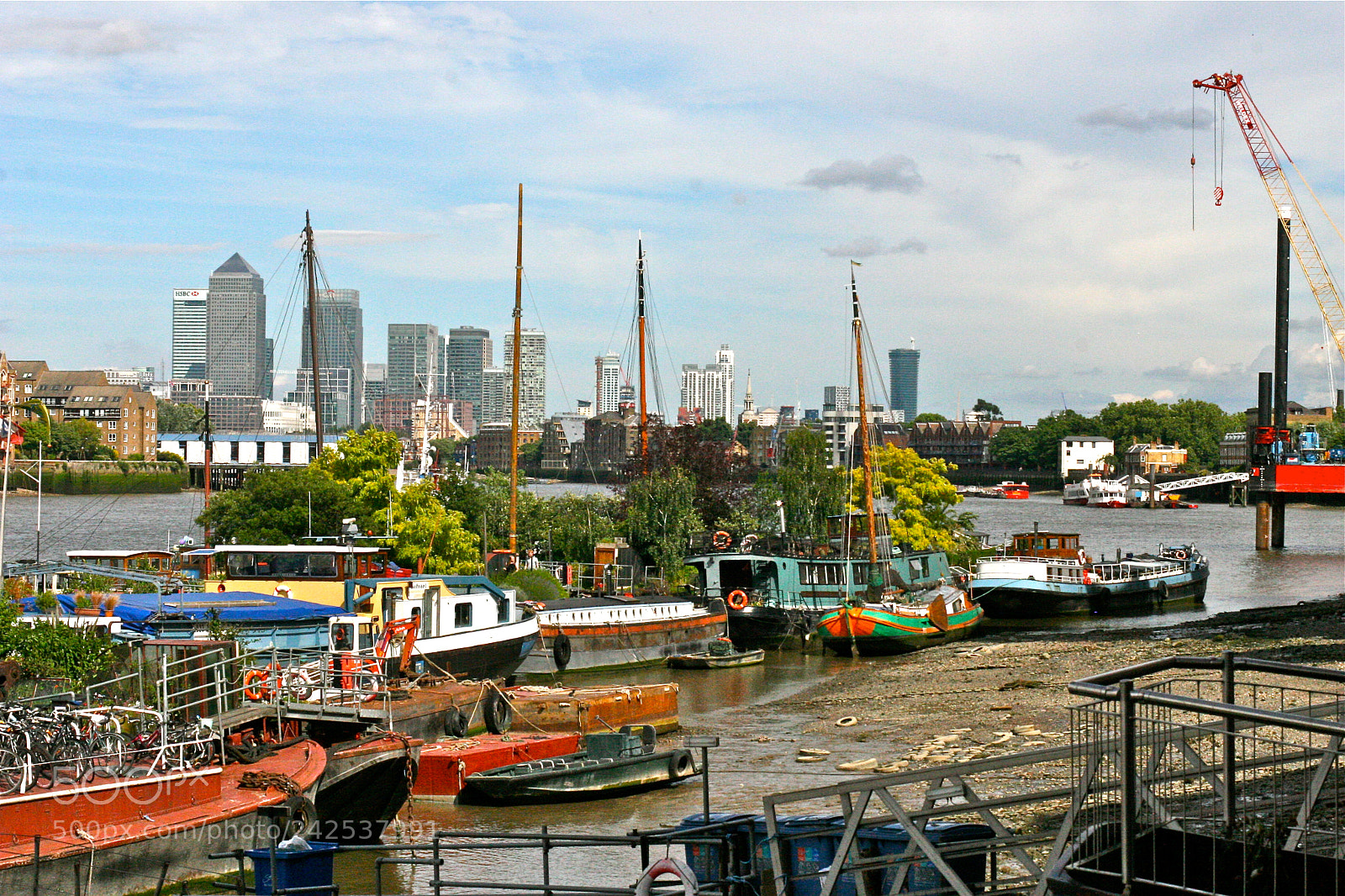 Canon EOS 30D sample photo. Houseboats and high-rises photography