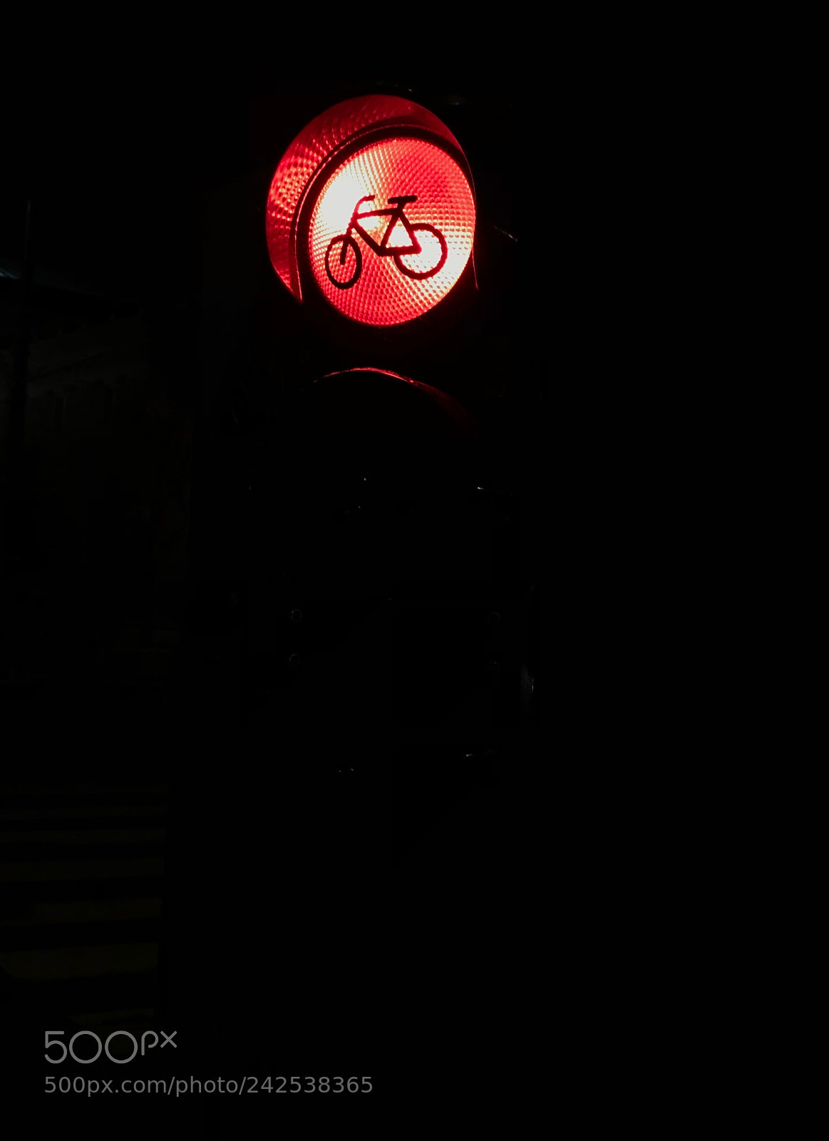 Apple iPhone 7 Plus sample photo. Bicycle traffic light stop photography