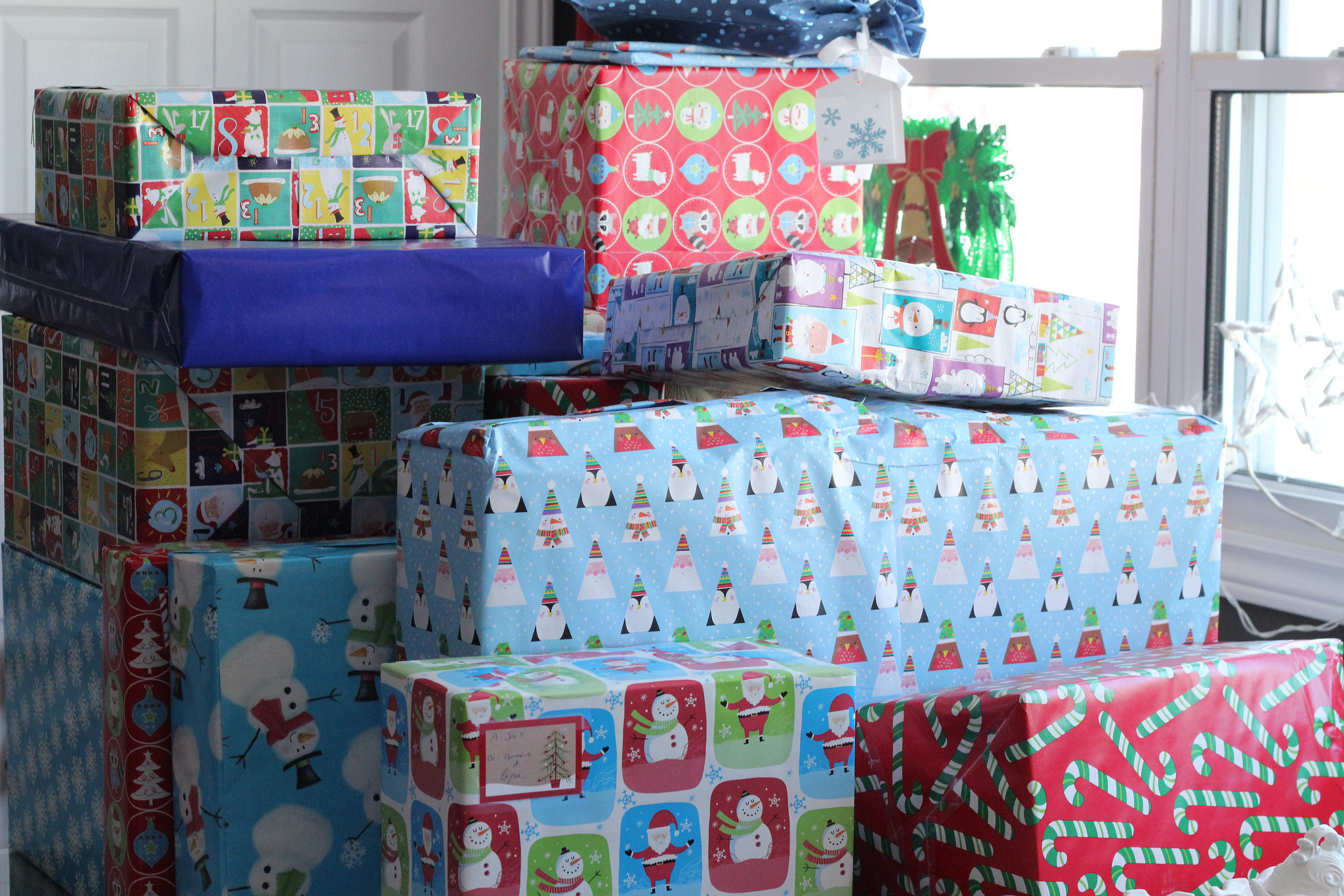 Canon EF 50mm F1.8 II sample photo. Not enough gifts photography