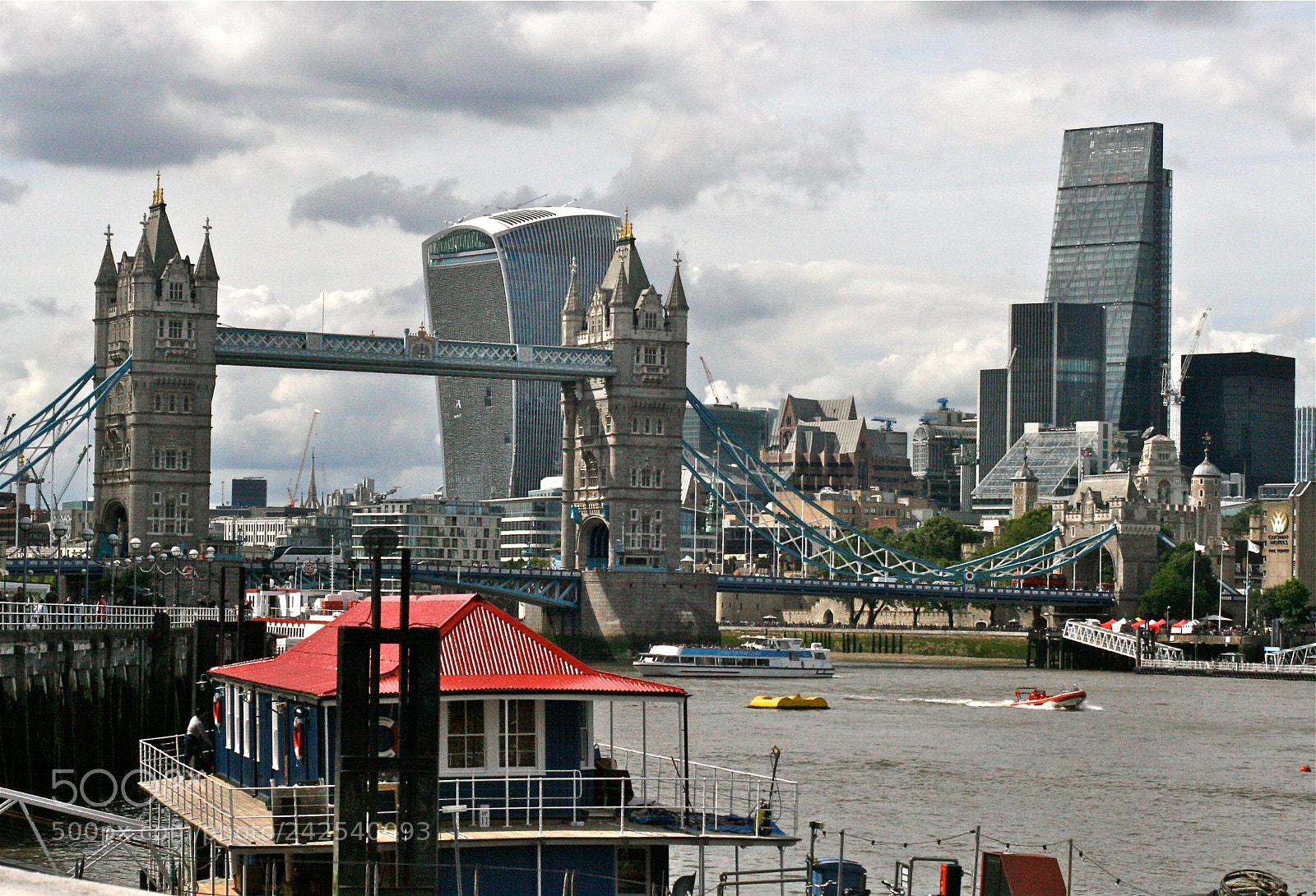 Canon EOS 30D sample photo. Tower bridge and the photography