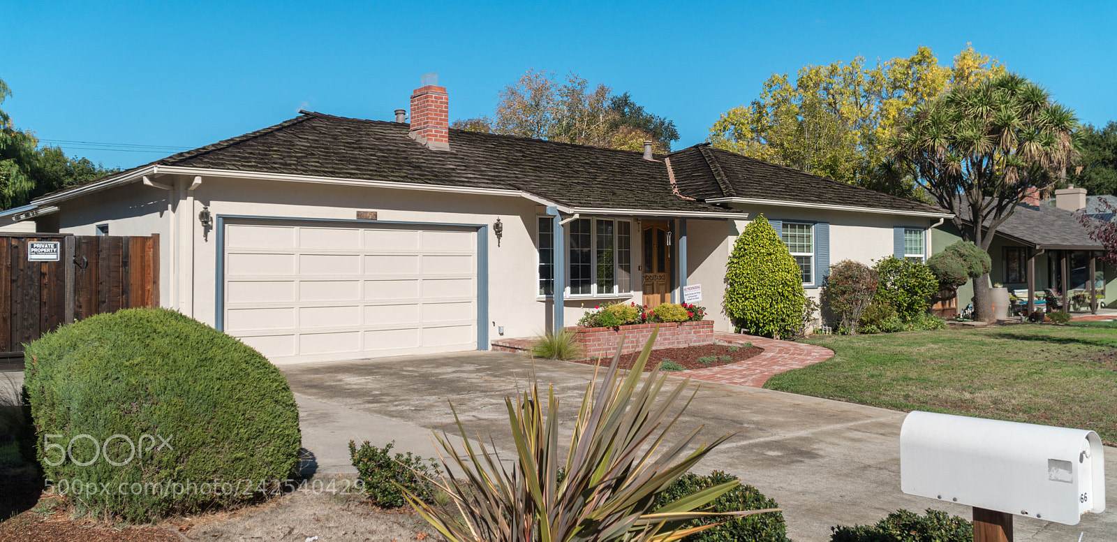 Sony a6500 sample photo. Steve jobs's home photography