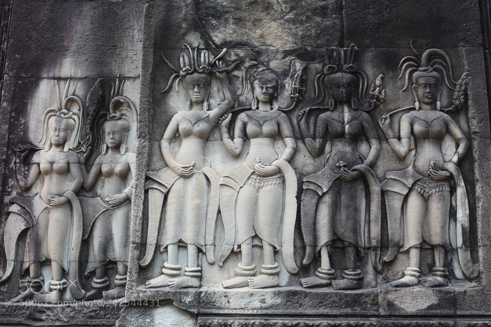 Canon EF 50mm F1.4 USM sample photo. Early morning apsaras photography