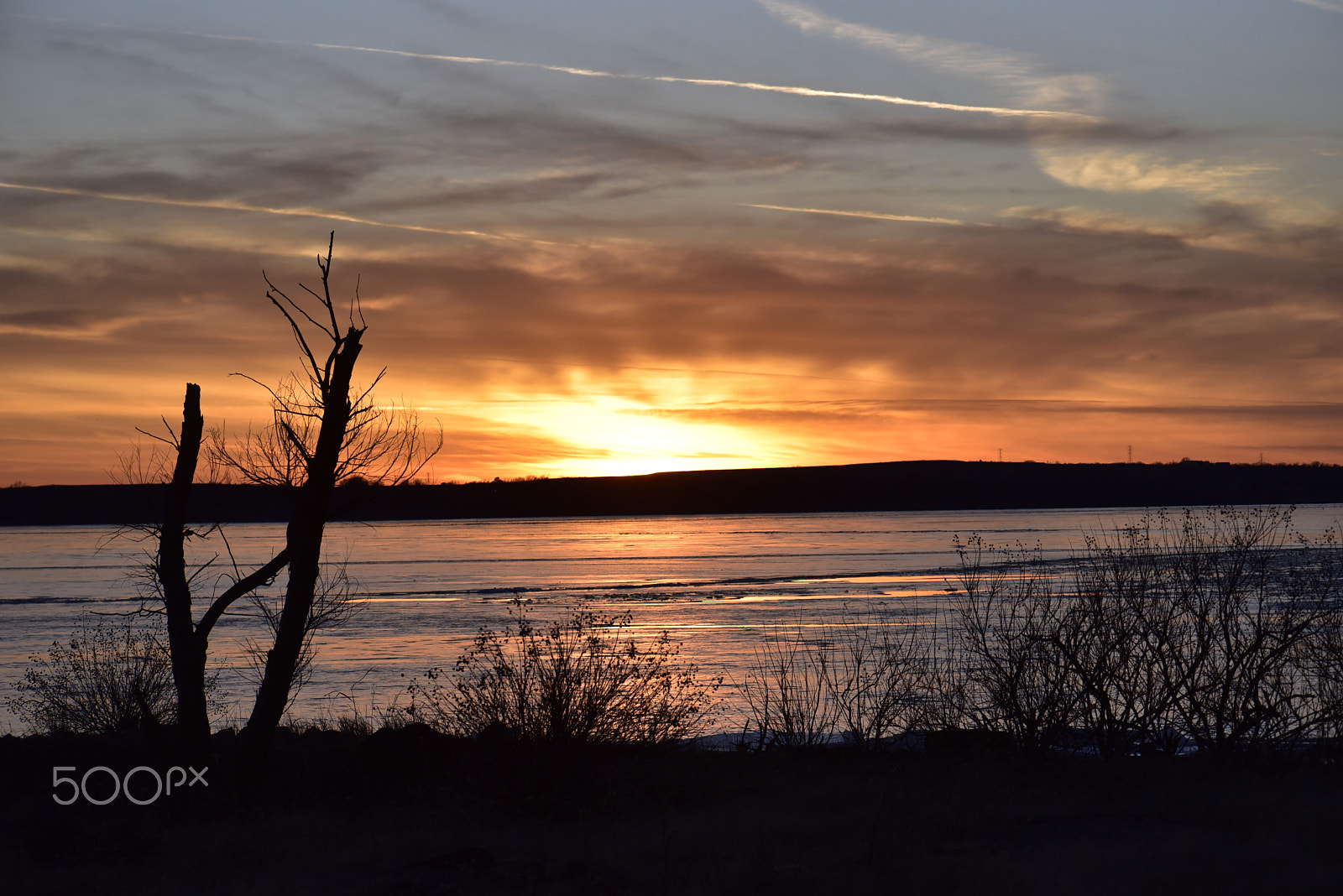 Nikon AF-S Micro-Nikkor 105mm F2.8G IF-ED VR sample photo. Sunset on ice photography