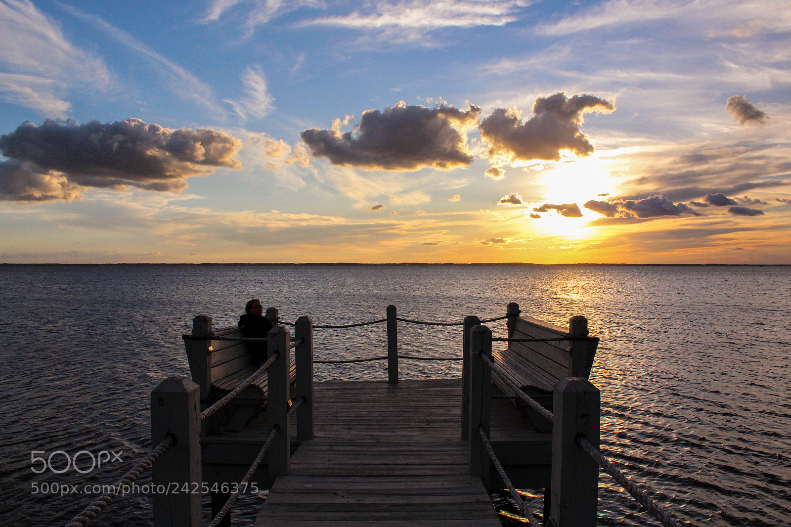 Canon EOS 1300D (EOS Rebel T6 / EOS Kiss X80) sample photo. Sunset on the dock photography
