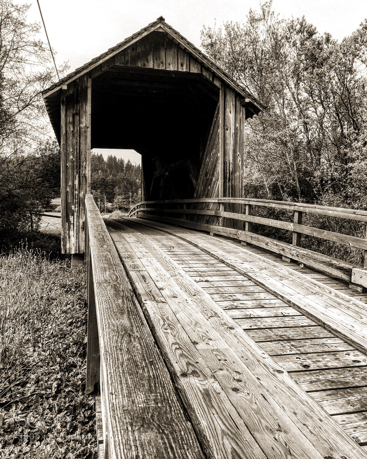 Apple iPhone 6s Plus sample photo. Covered bridge photography
