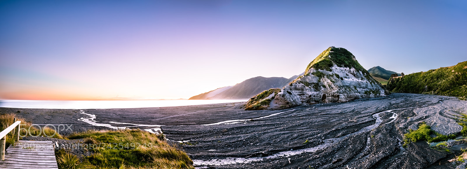 Canon EOS 5DS R sample photo. Sunset on the coast photography