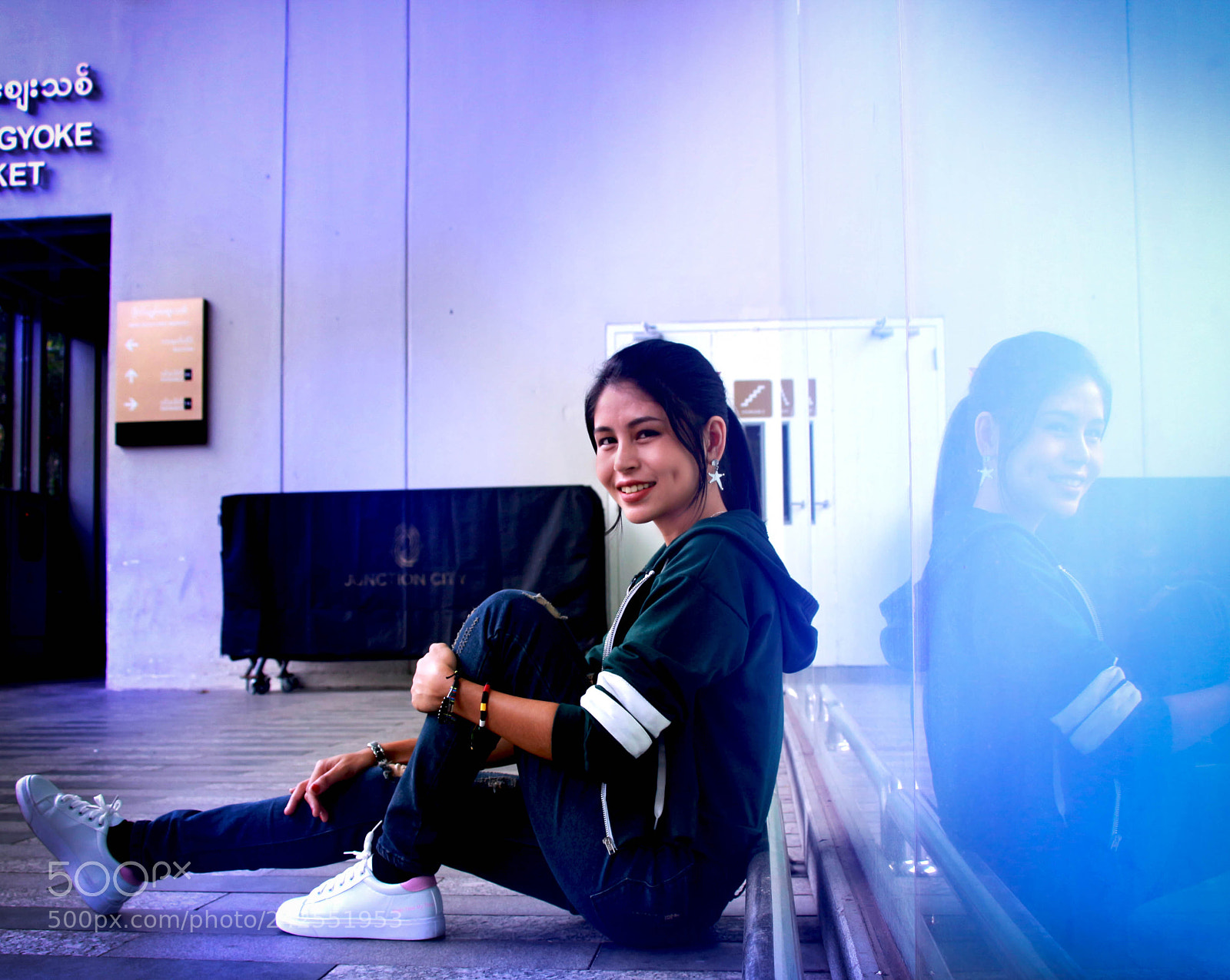 Canon EOS 700D (EOS Rebel T5i / EOS Kiss X7i) sample photo. Found a girl posing photography