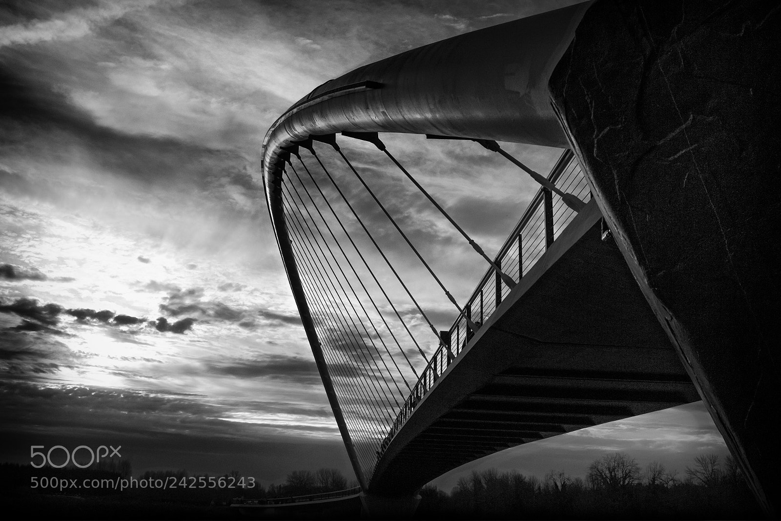 Canon EOS-1D Mark IV sample photo. Salem footbridge photography