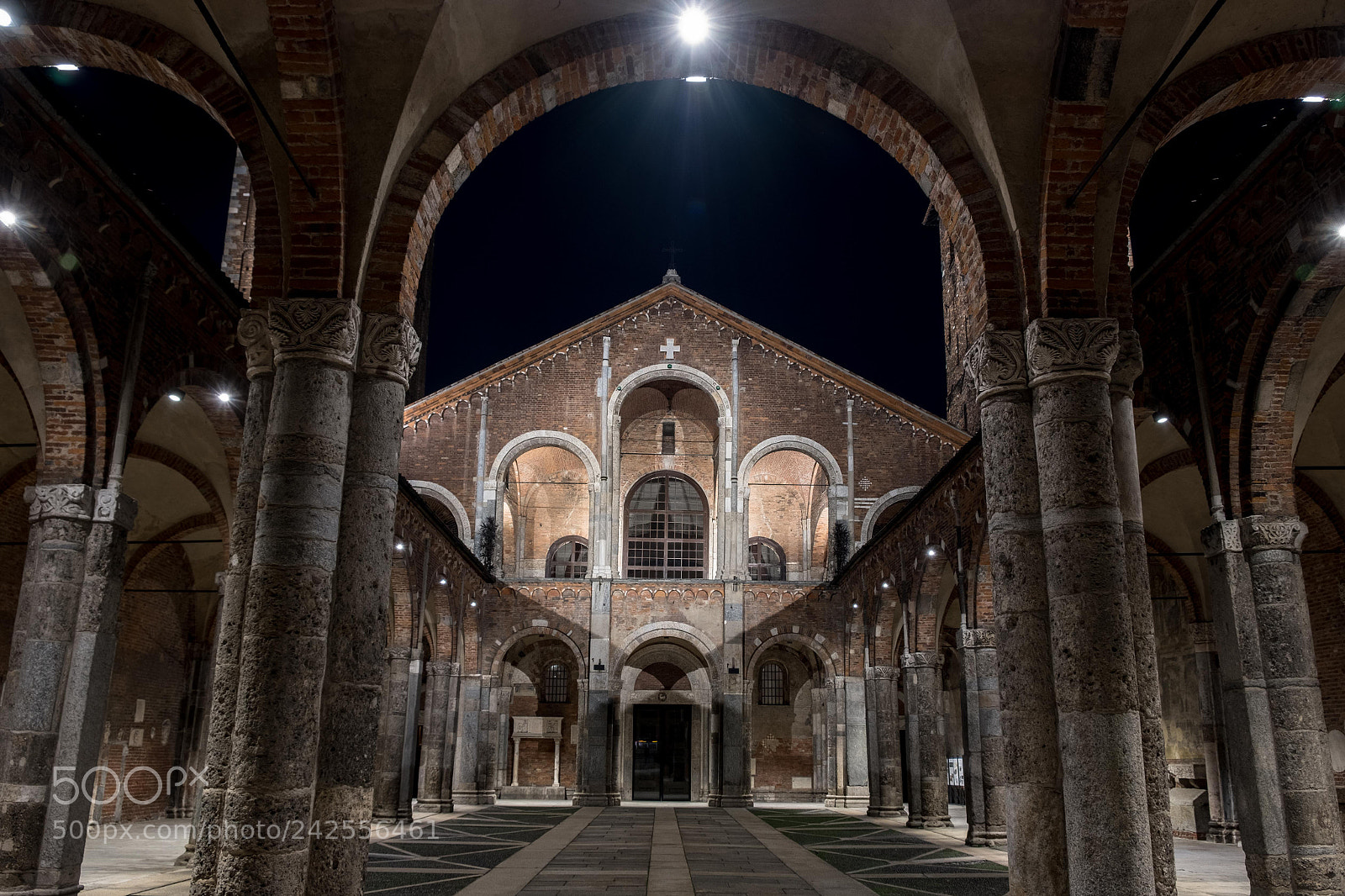Fujifilm X-T20 sample photo. Pure romanesque, sant'ambrogio basilica photography