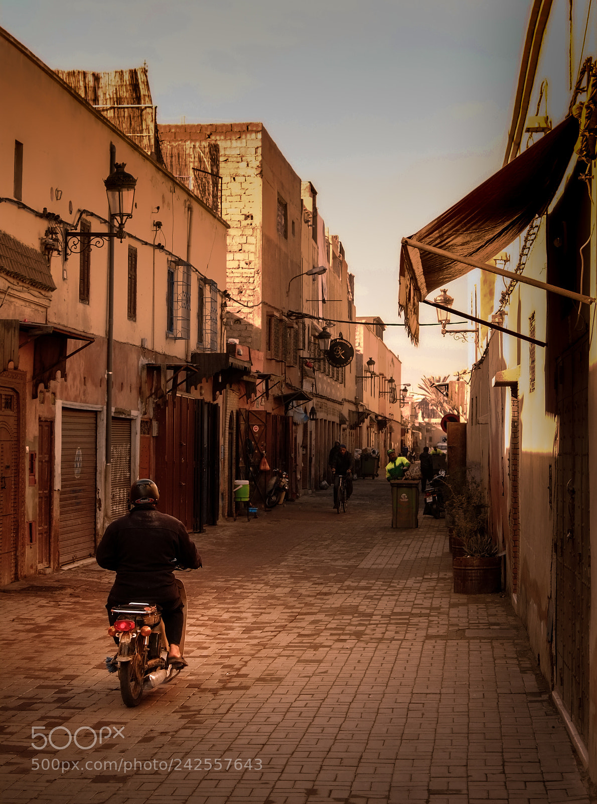 Fujifilm X-Pro1 sample photo. Marrakesh street photography