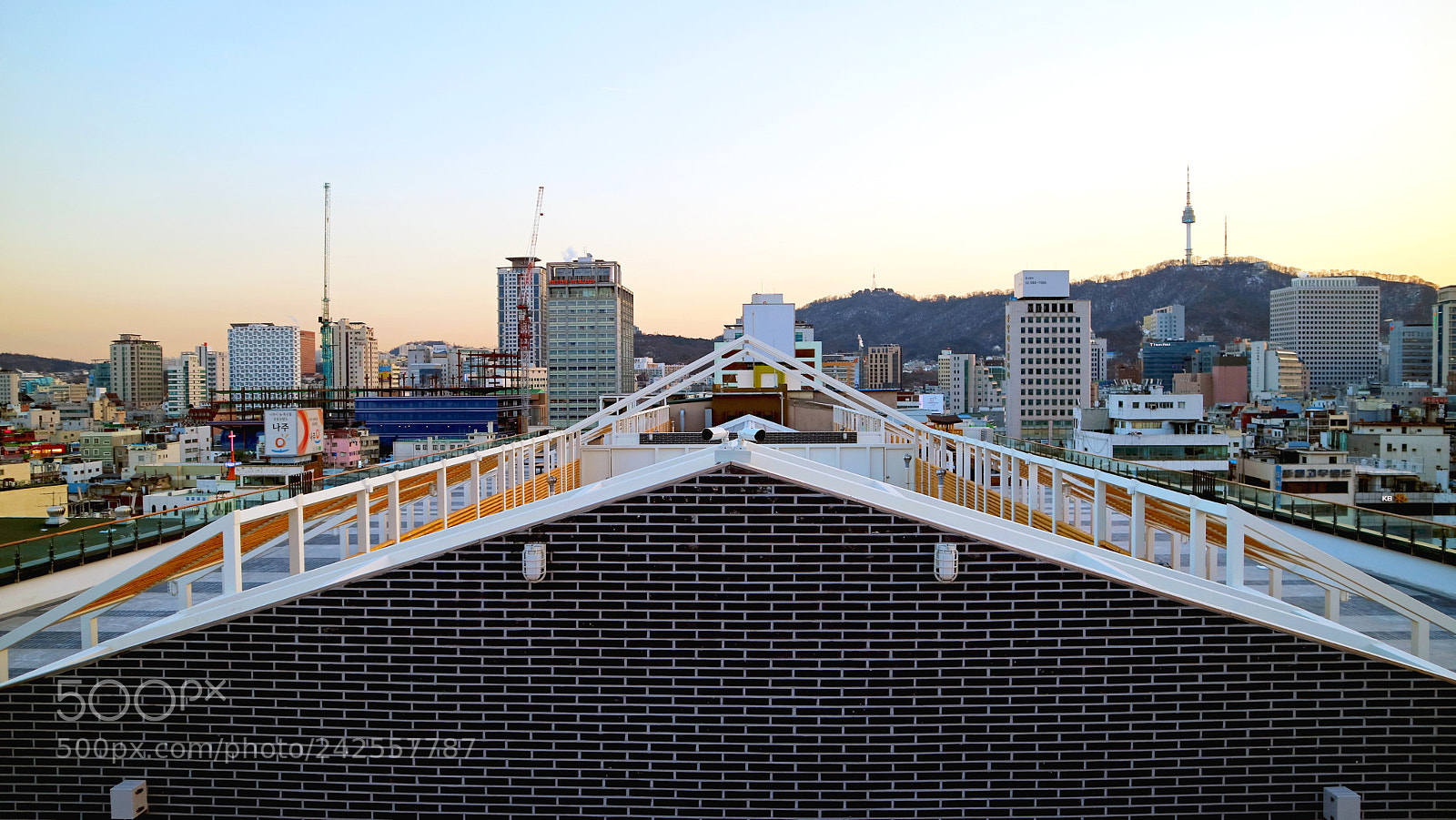 Canon EOS M3 sample photo. Brick sky photography