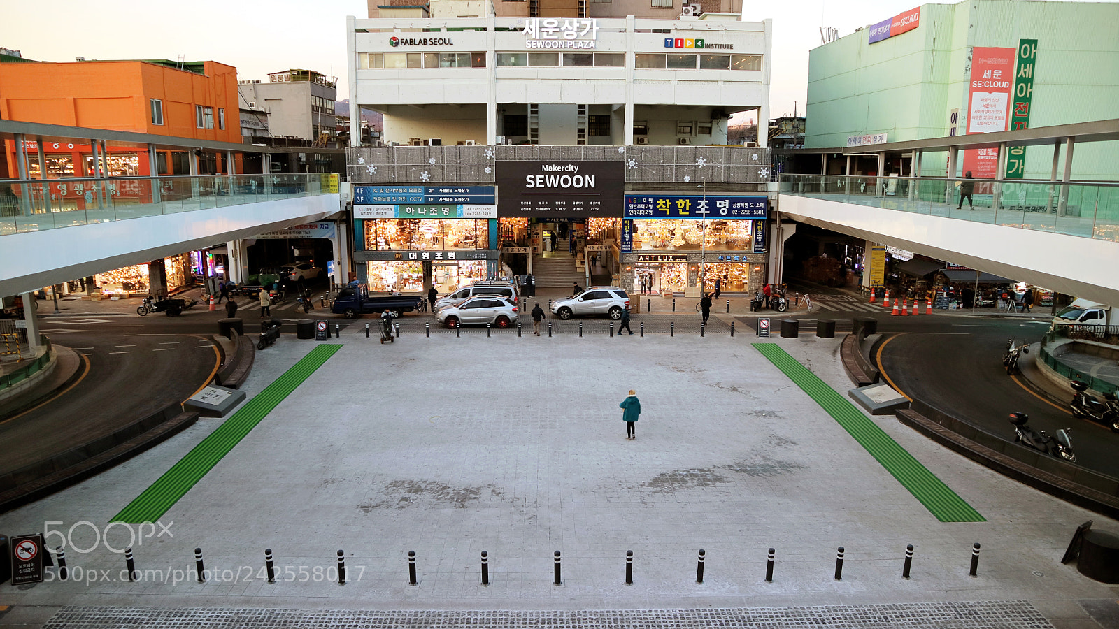 Canon EOS M3 sample photo. Sewoon square hall photography