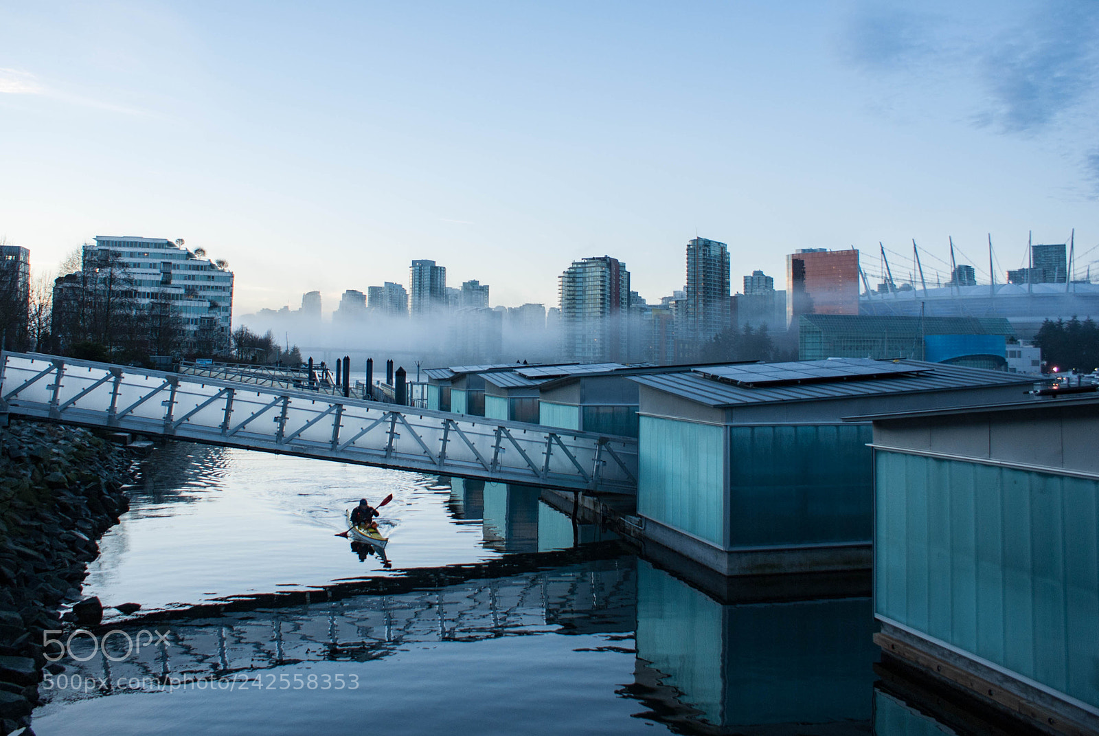 Sony Alpha DSLR-A200 sample photo. Misty morning photography