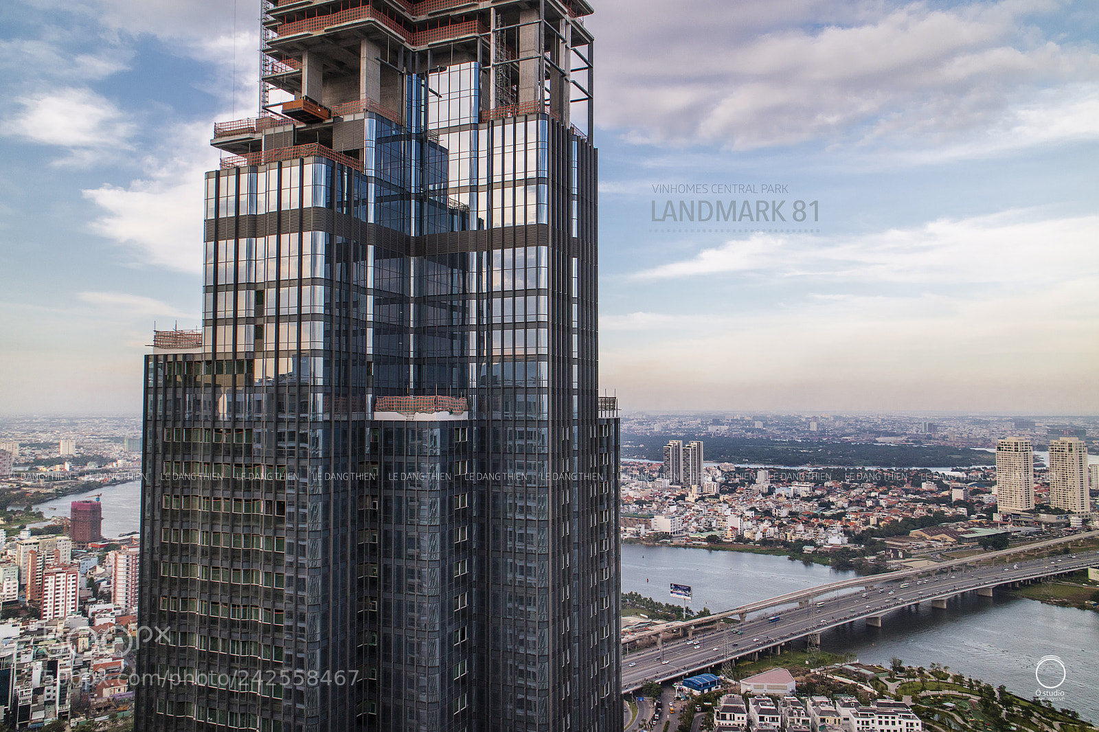 Canon EOS M3 sample photo. Saigon - landmark 81 photography