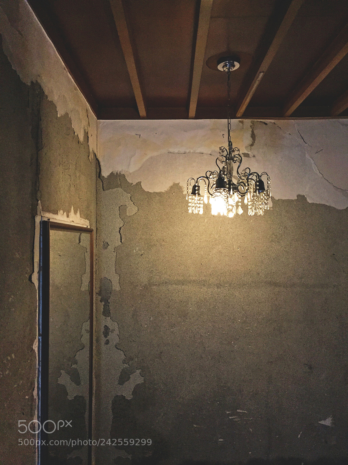 Apple iPhone 6 sample photo. Small chandelier photography