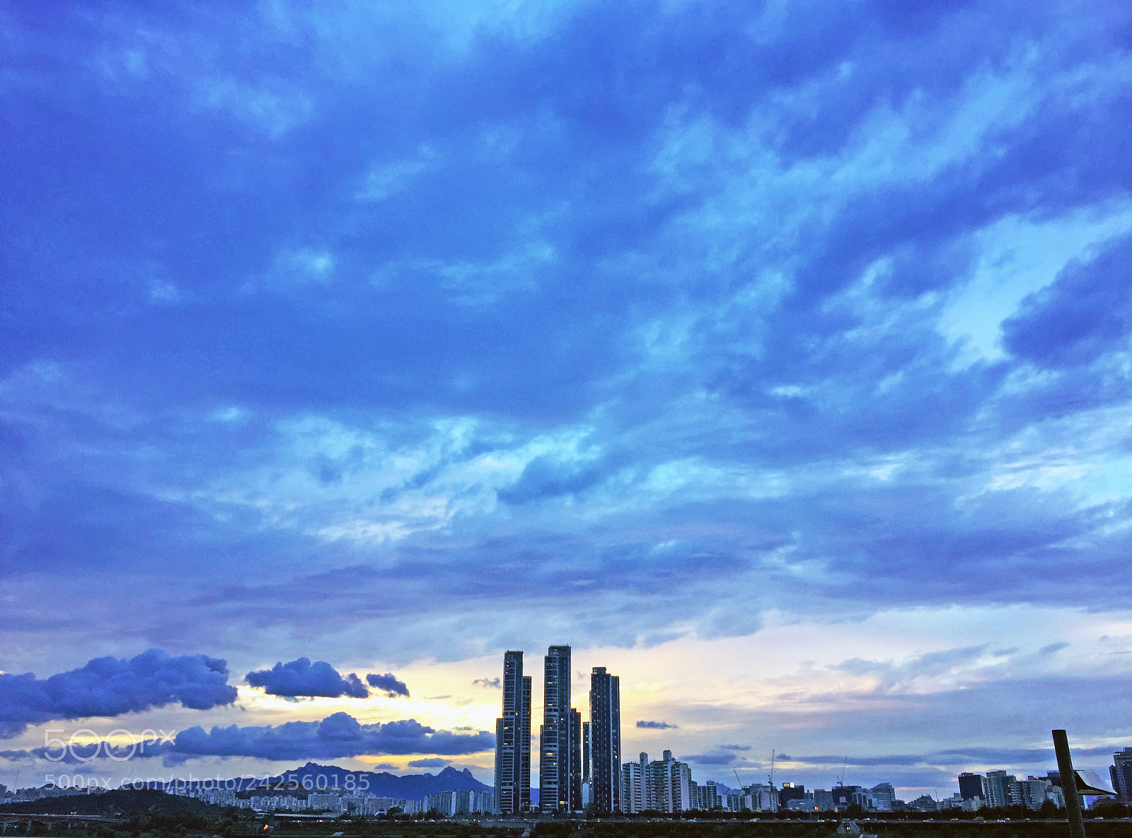 Apple iPhone 6 sample photo. Han river sky photography