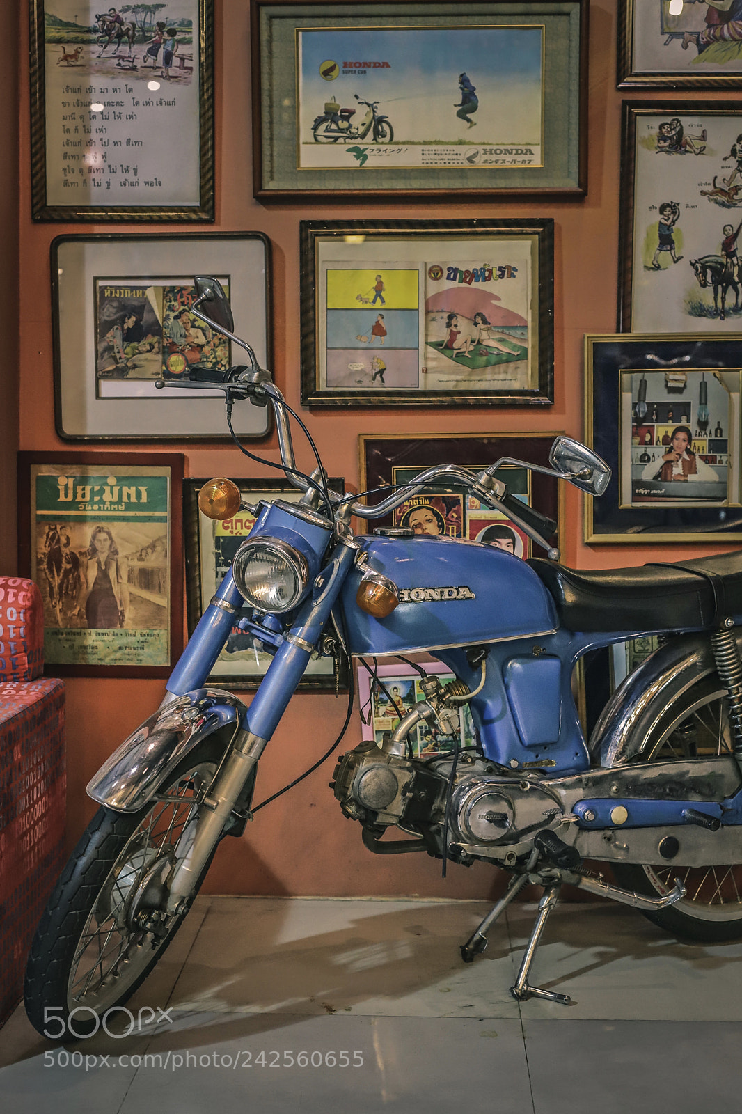 Canon EOS 6D Mark II sample photo. La moto bleue photography