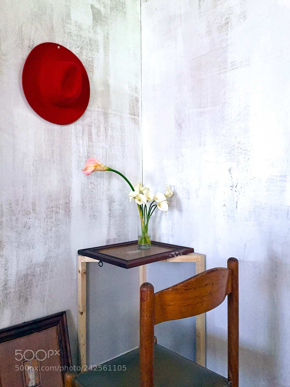 Apple iPhone 6 sample photo. Red hat and table photography