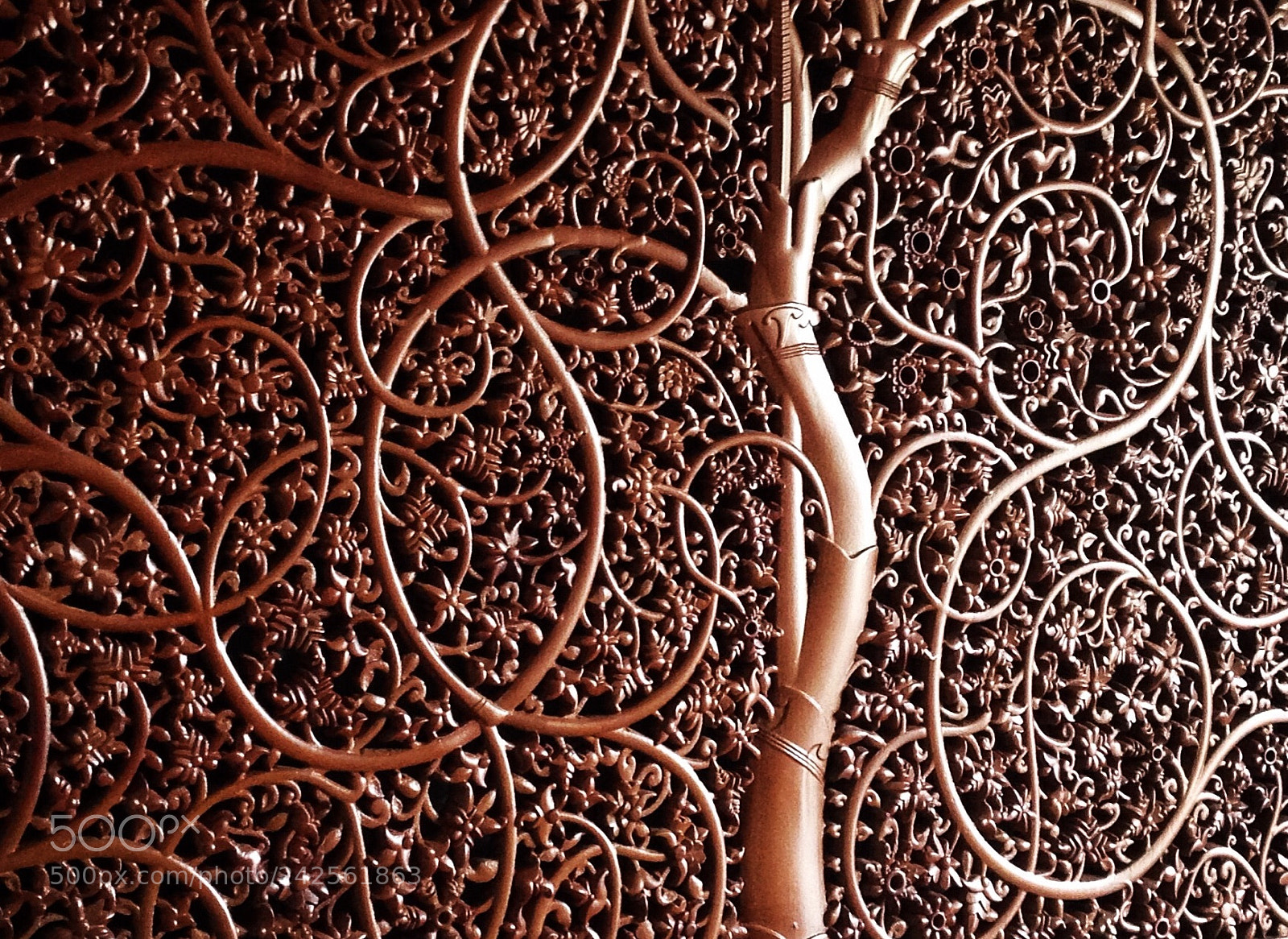Apple iPhone 5 sample photo. Wooden carving - copy photography