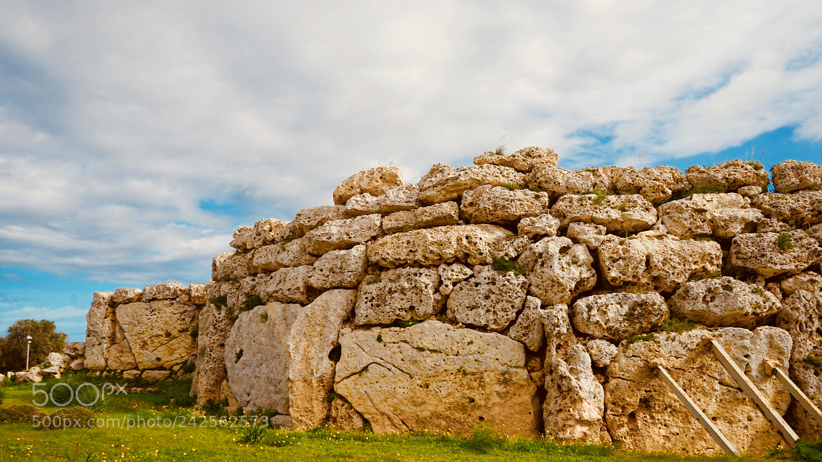 Sony a7 sample photo. Gjantija temples. one of photography