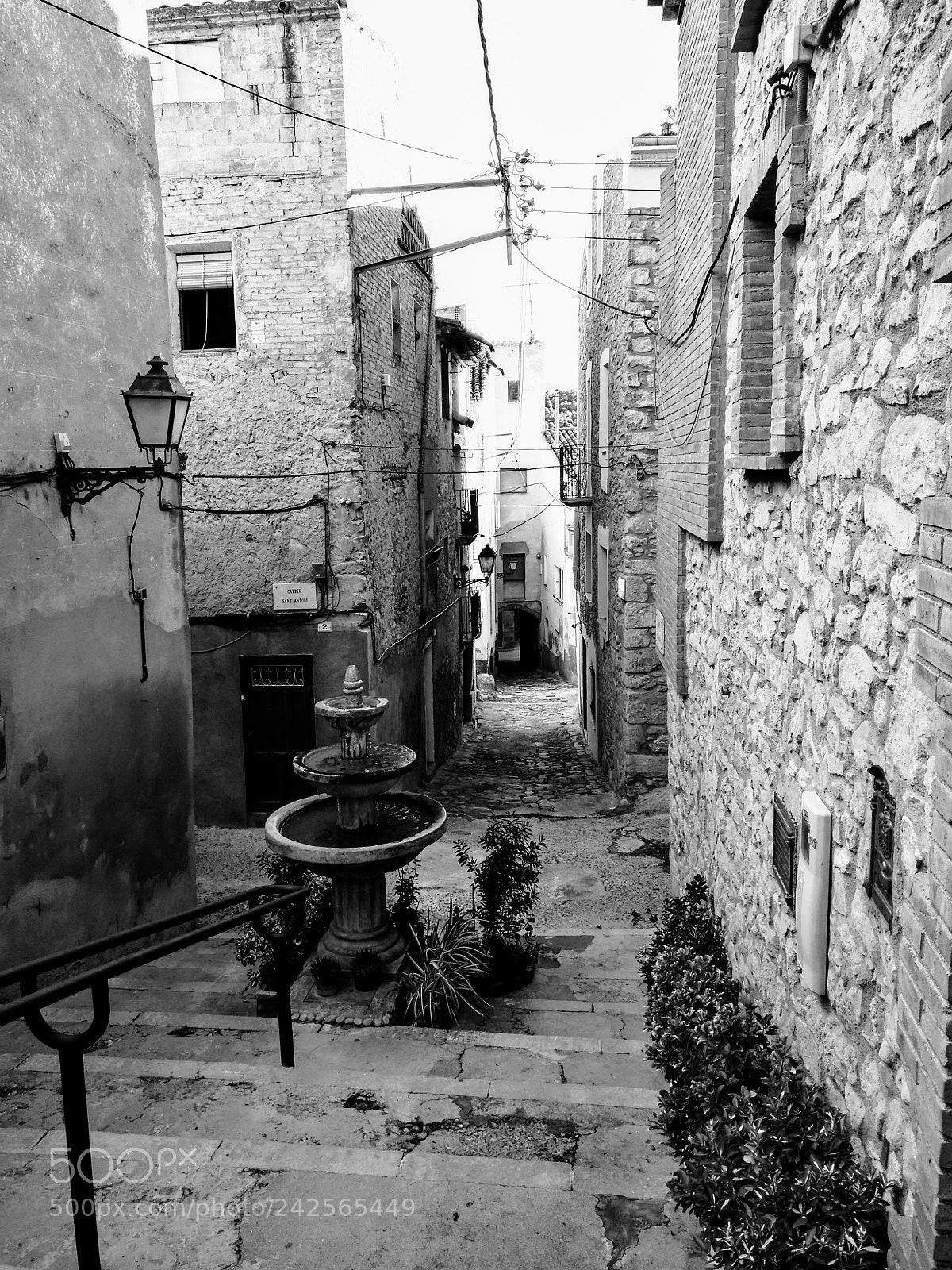 HUAWEI nova plus sample photo. M.g. sant antoni street photography