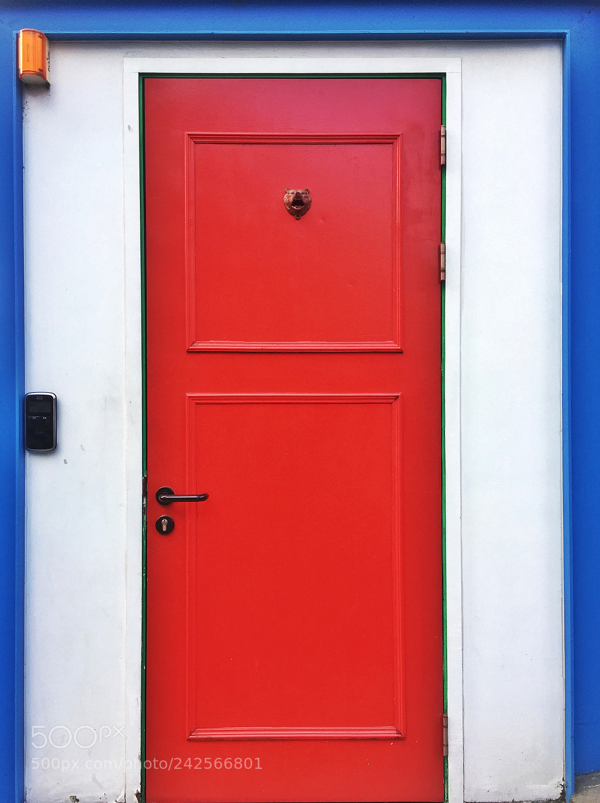 Apple iPhone 6 sample photo. Red blue door photography