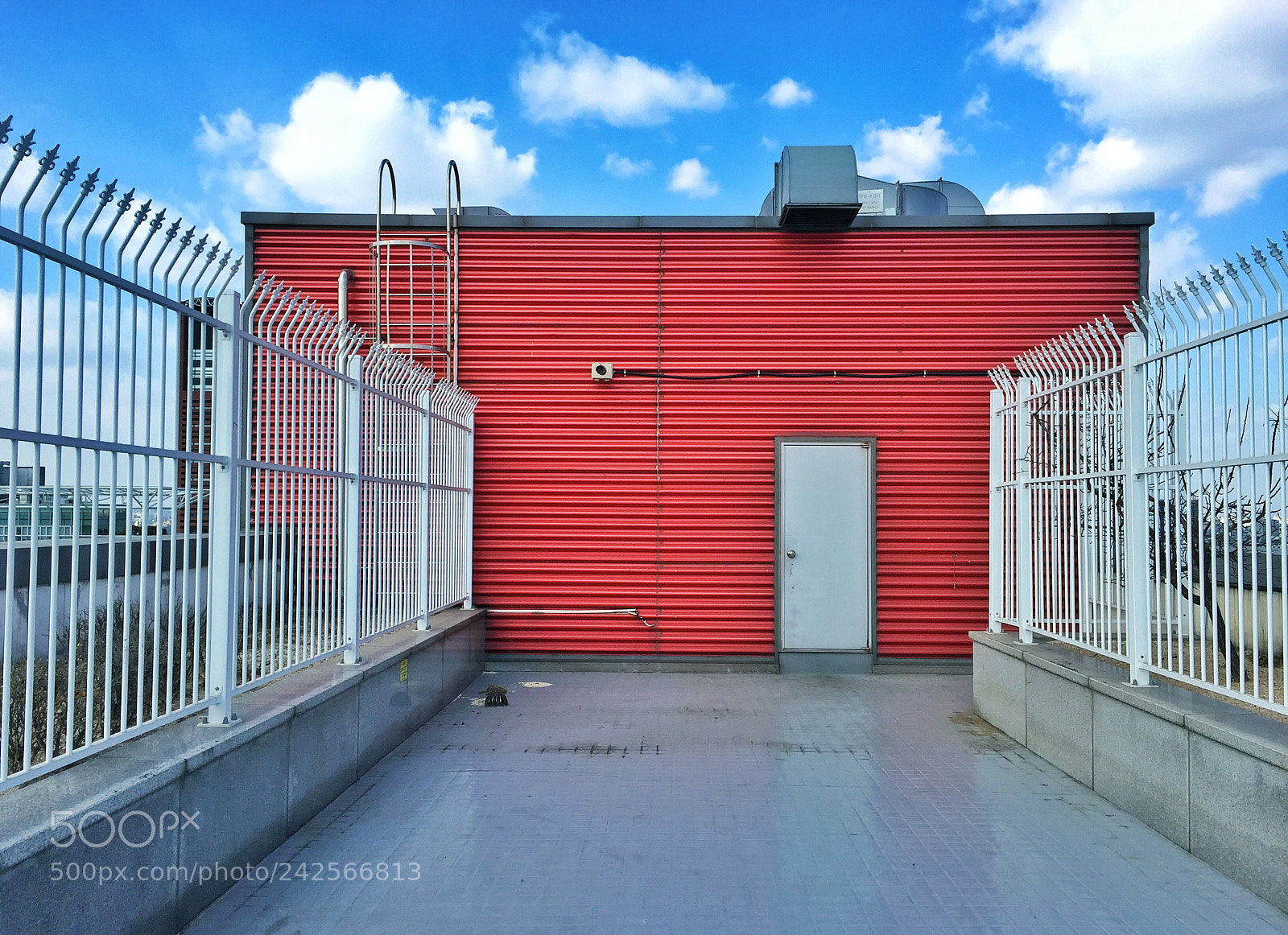 Apple iPhone 6 sample photo. Red container sky photography