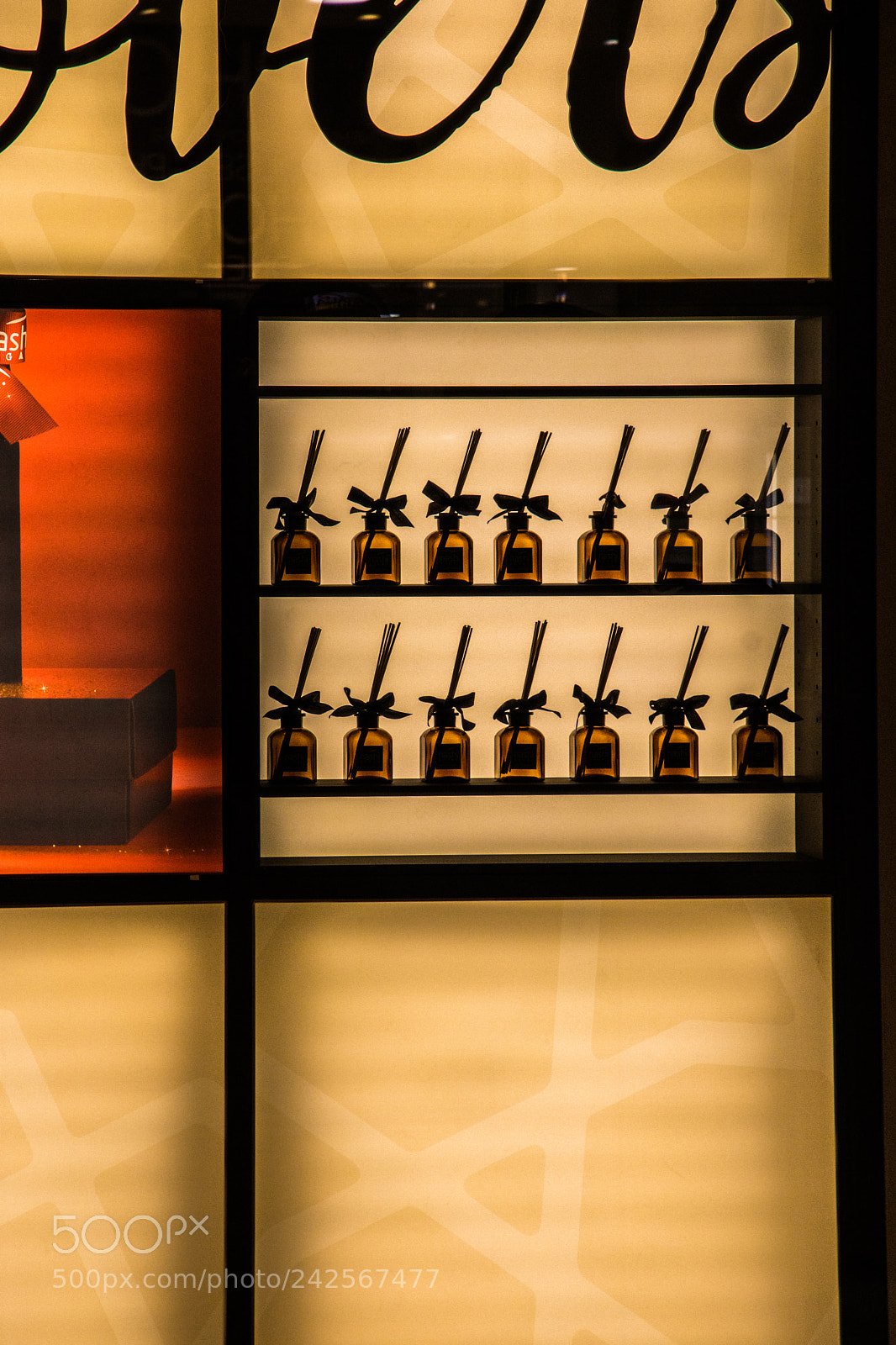 Nikon D7200 sample photo. Perfumery, citylife, milano photography