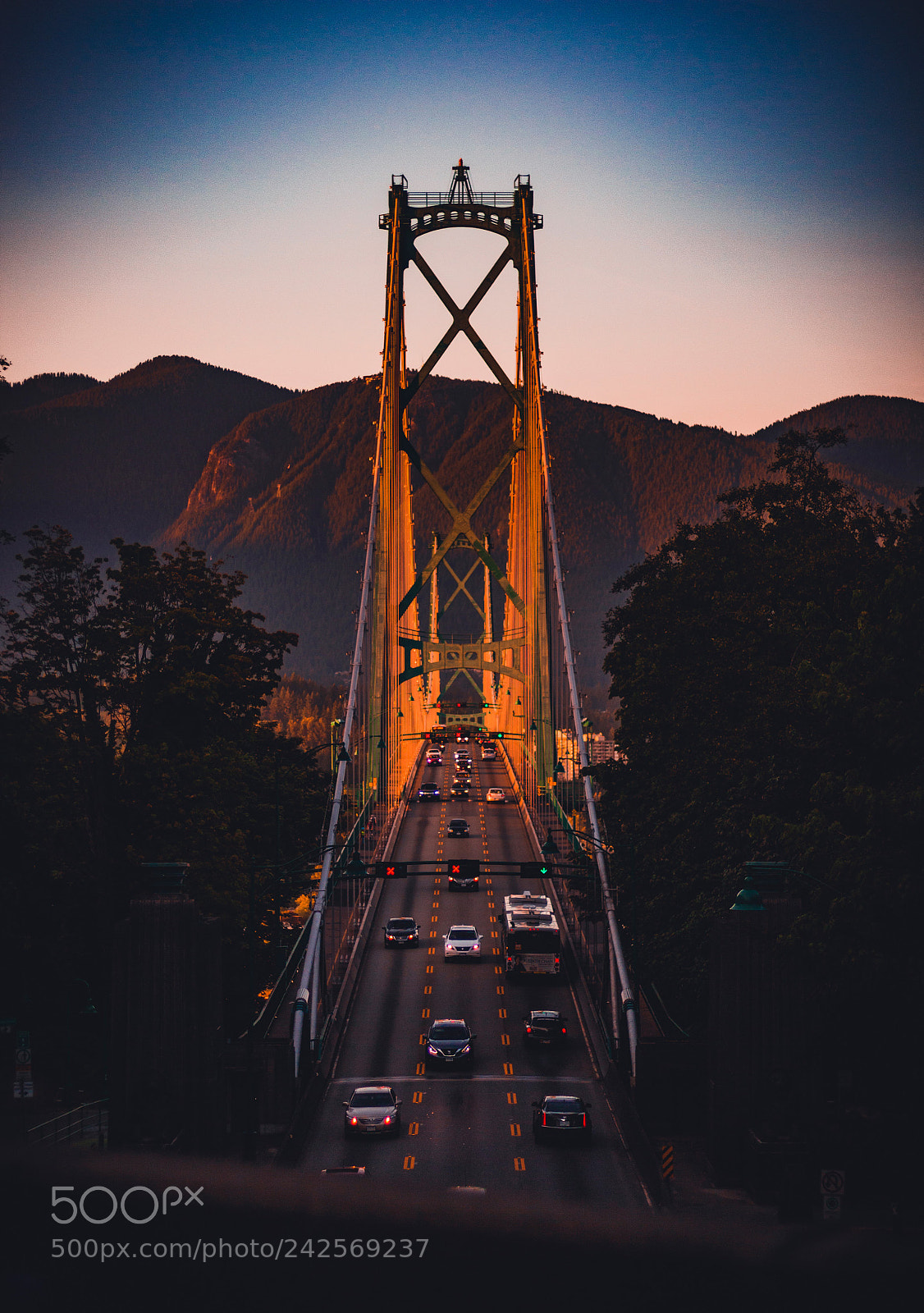 Canon EOS 700D (EOS Rebel T5i / EOS Kiss X7i) sample photo. Sunset over the bridge photography