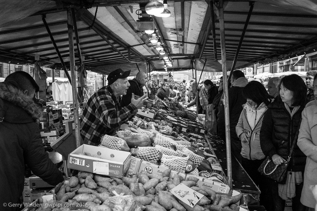 Leica Summarit-M 35mm F2.5 sample photo. Hamburg fischmarkt photography