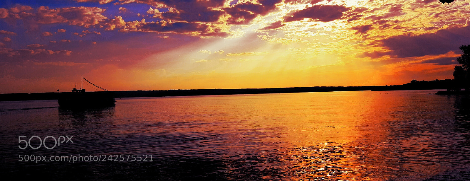Samsung GALAXY S6 edge sample photo. Fisherman is coming home photography