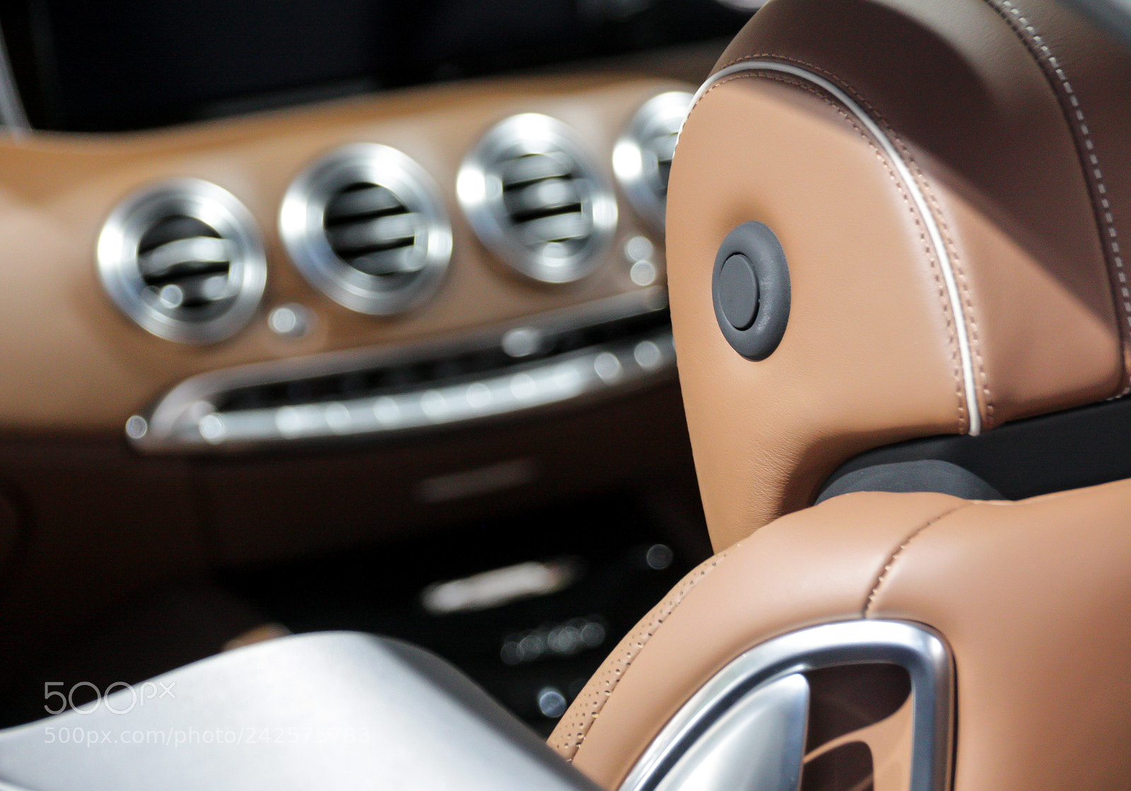 Canon EOS 450D (EOS Rebel XSi / EOS Kiss X2) sample photo. Car interior photography