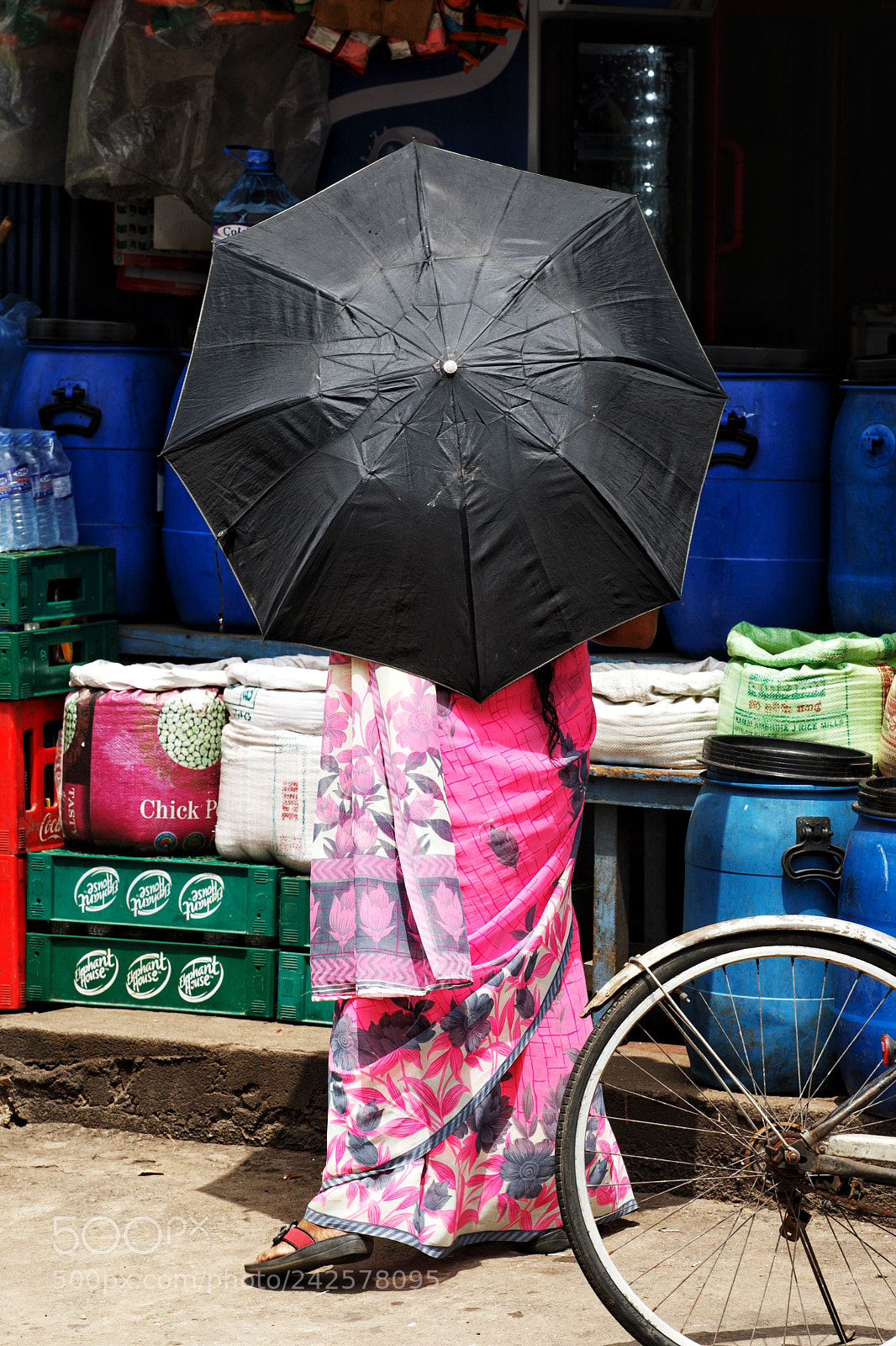 Canon EOS-1D Mark III sample photo. Srilankan girl with umbrella photography