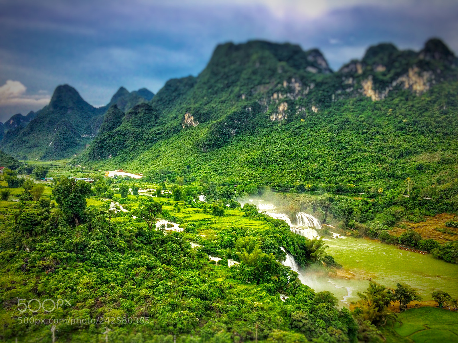 Apple iPhone 5s sample photo. Ban doc waterfall, vietnam photography