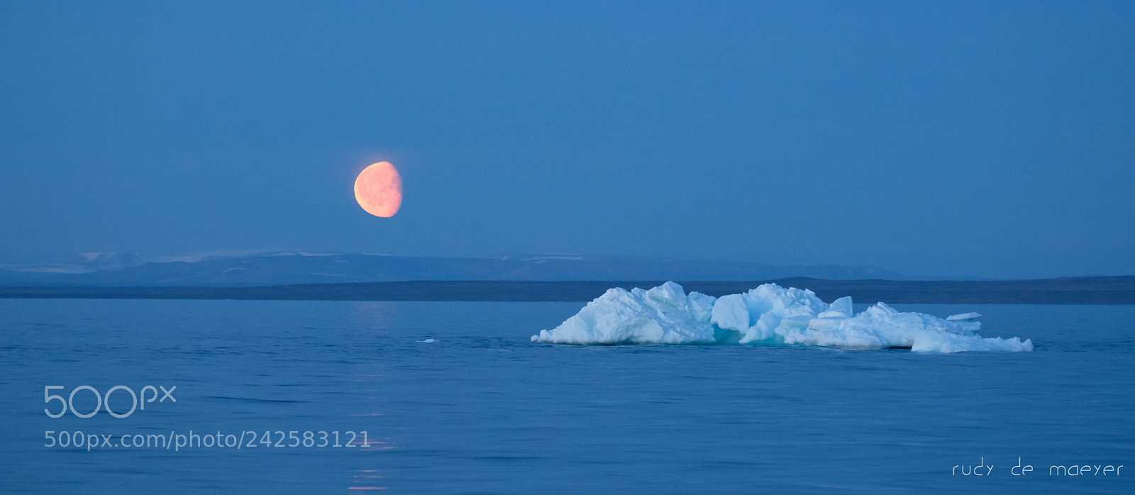 Fujifilm X-T2 sample photo. Moon over greenland photography