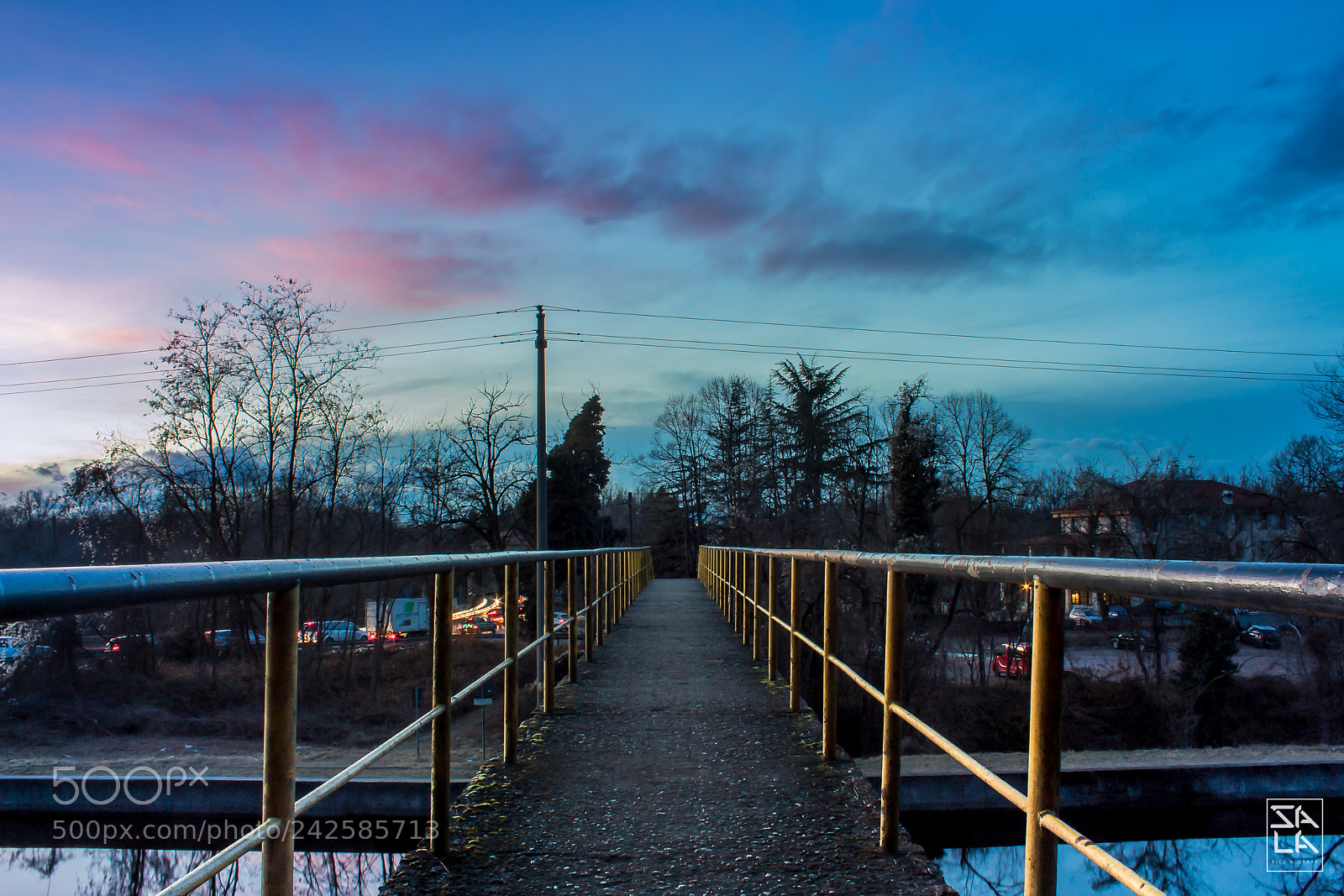 Canon EOS 1300D (EOS Rebel T6 / EOS Kiss X80) sample photo. Sunset overdrive photography